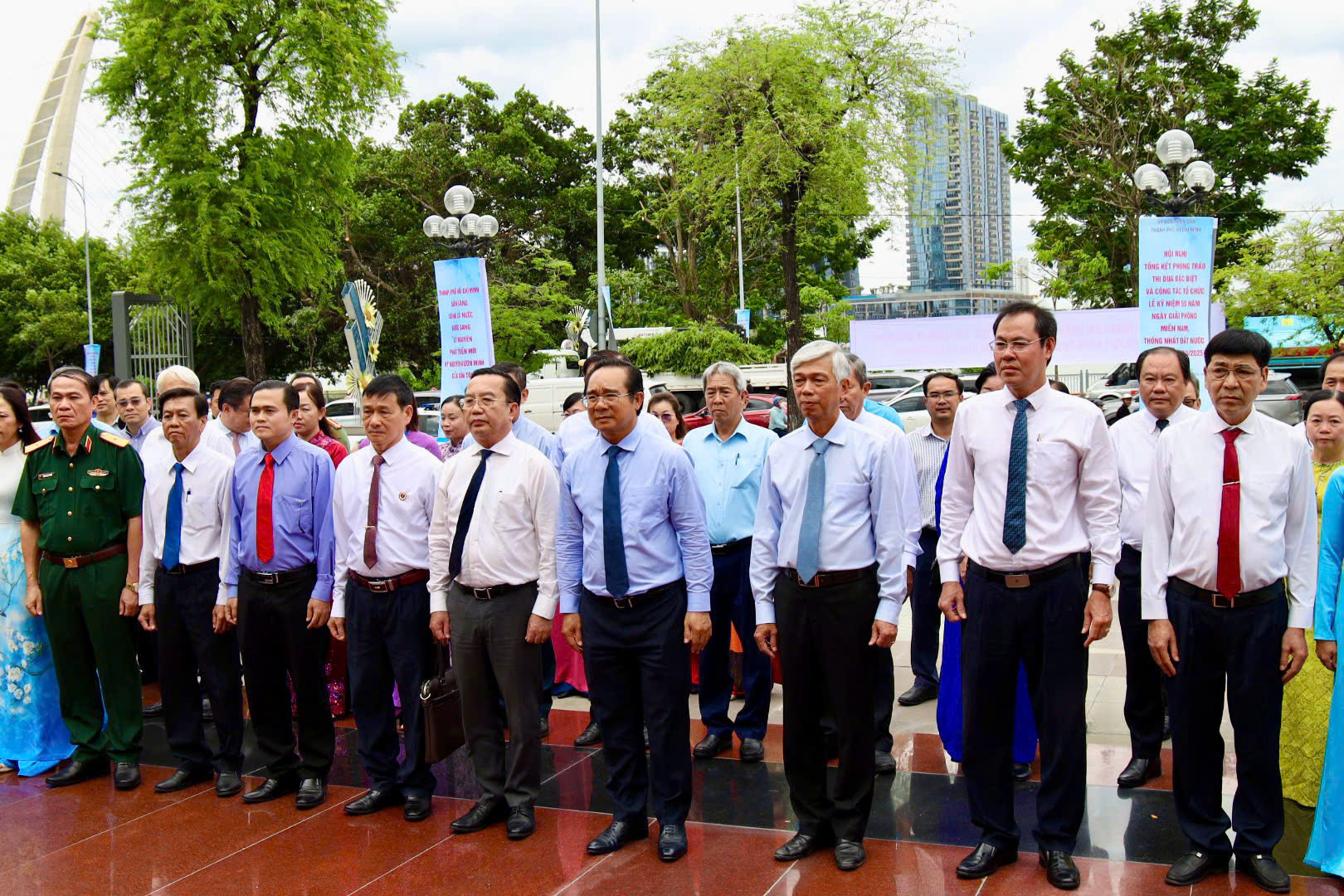 Đại lễ 50 năm ng&agrave;y thống nhất đất nước: TP HCM khẳng định vị thế đầu t&agrave;u cả nước- Ảnh 2.