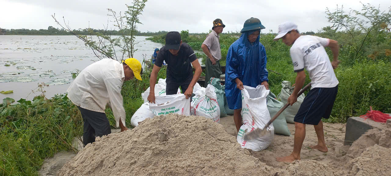 Nhiều chuyến bay bị ảnh hưởng do thời tiết xấu tại s&acirc;n bay Đ&agrave; Nẵng- Ảnh 11.