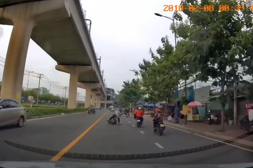 Đ&atilde; x&aacute;c định được thanh ni&ecirc;n đạp xe m&aacute;y ở TP Thủ Đức- Ảnh 1.