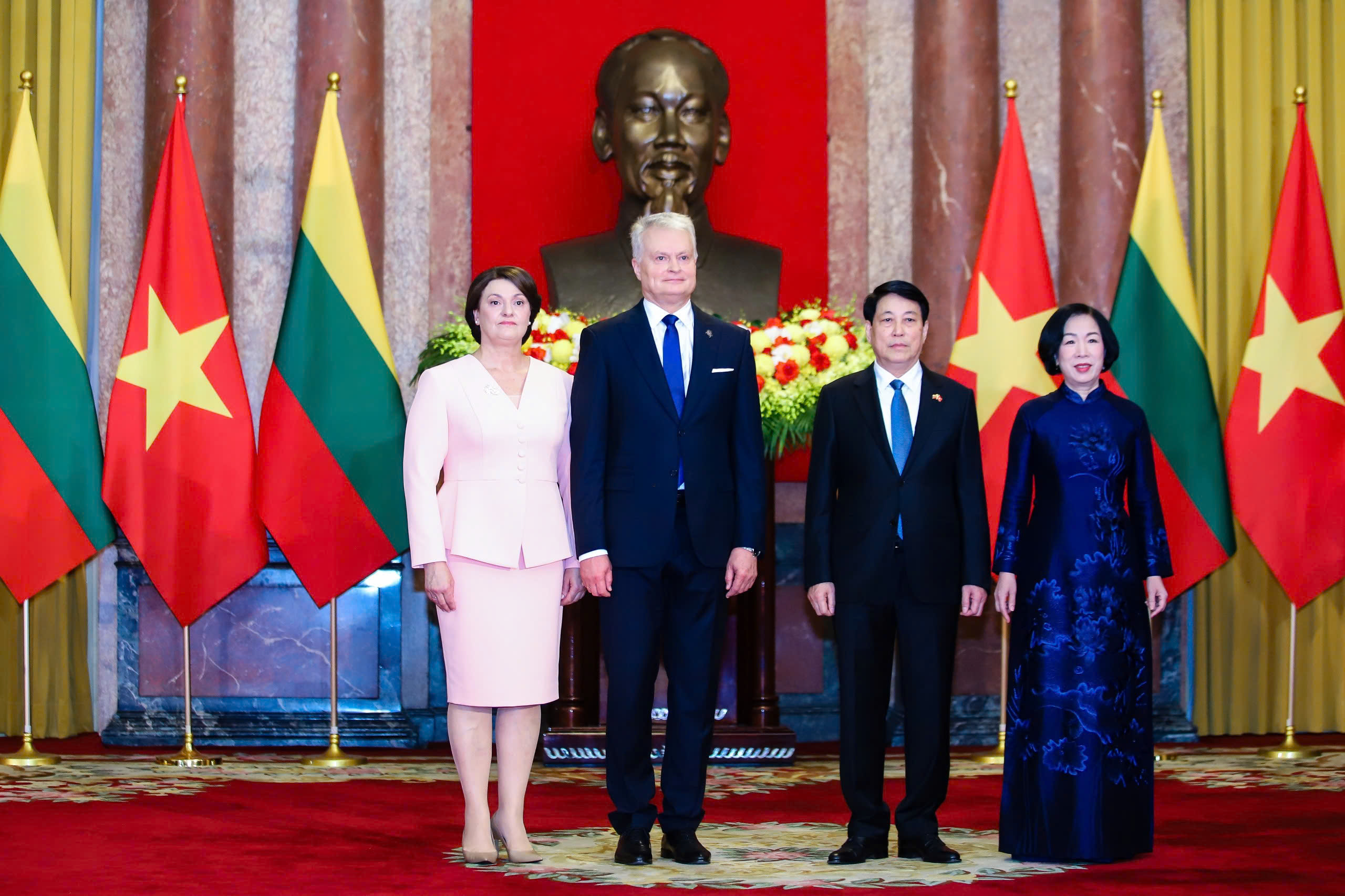 Chủ tịch nước Lương Cường chủ tr&igrave; lễ đ&oacute;n Tổng thống Litva - Ảnh 18.