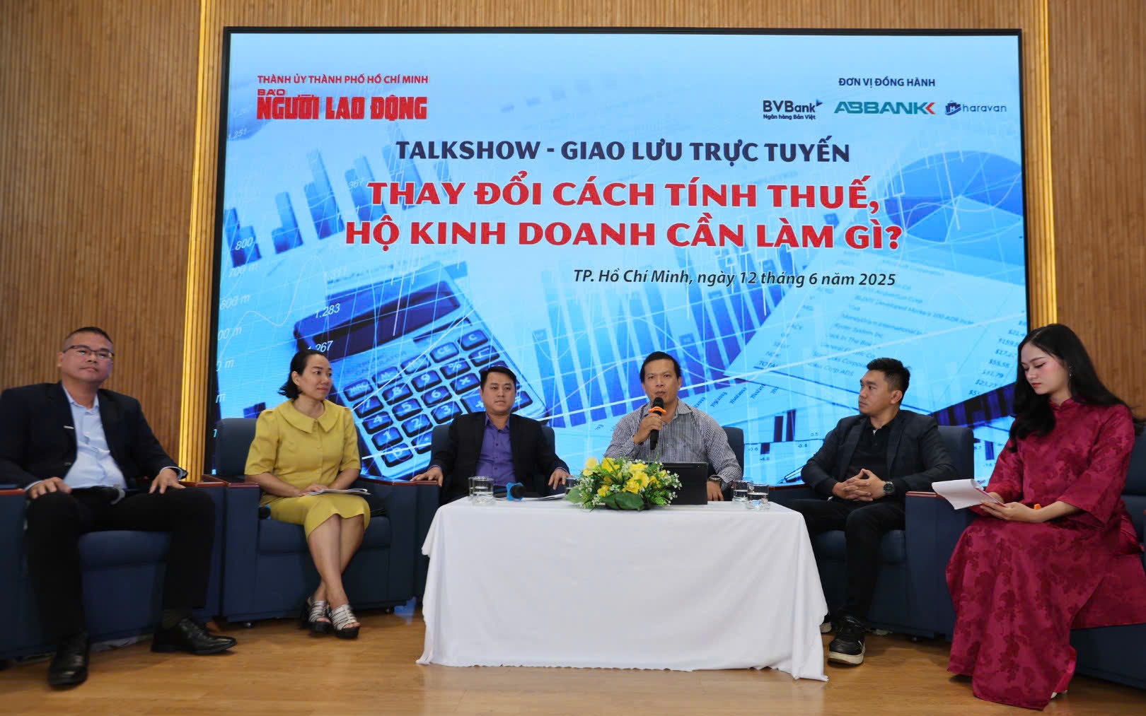 Talkshow "Thay đổi cách tính thuế, hộ kinh doanh cần làm gì?"