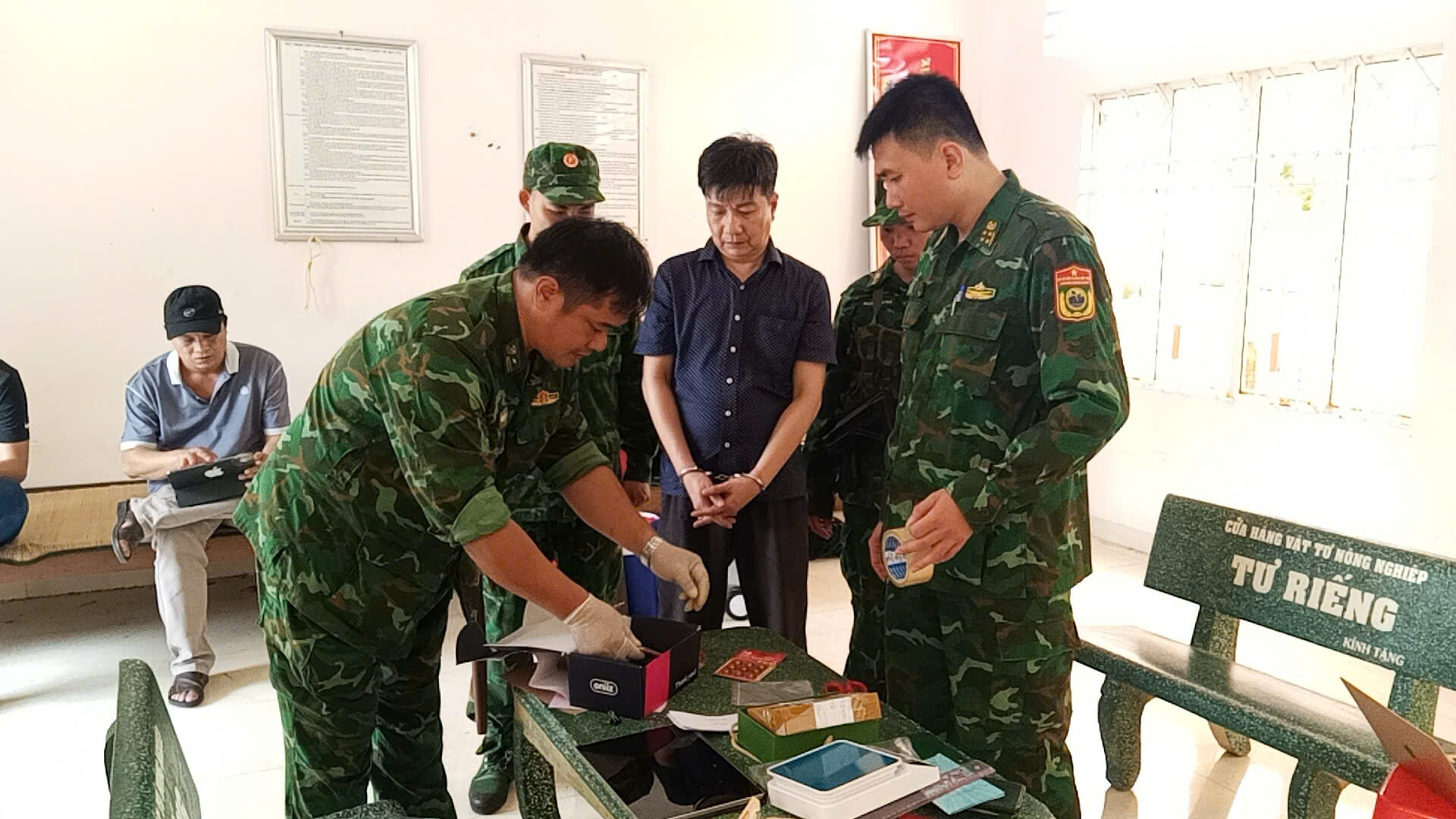 Những h&igrave;nh ảnh về vụ &aacute;n đặc biệt nghi&ecirc;m trọng ở Long An- Ảnh 9.