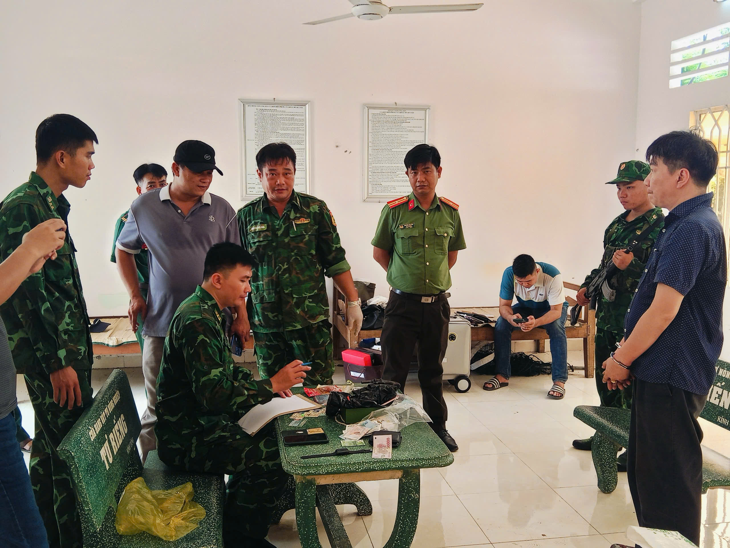 Những h&igrave;nh ảnh về vụ &aacute;n đặc biệt nghi&ecirc;m trọng ở Long An- Ảnh 12.