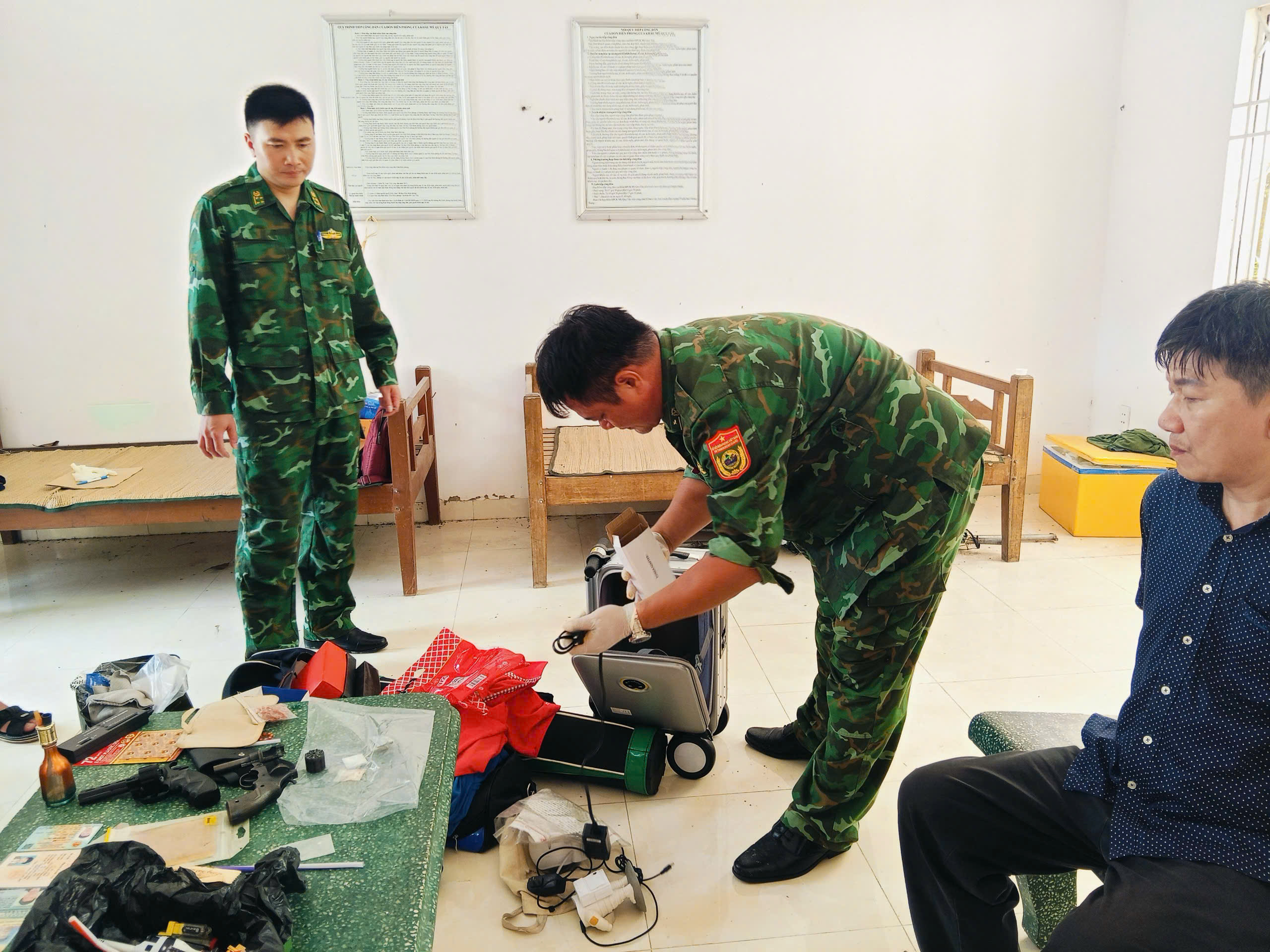 Những h&igrave;nh ảnh về vụ &aacute;n đặc biệt nghi&ecirc;m trọng ở Long An- Ảnh 13.