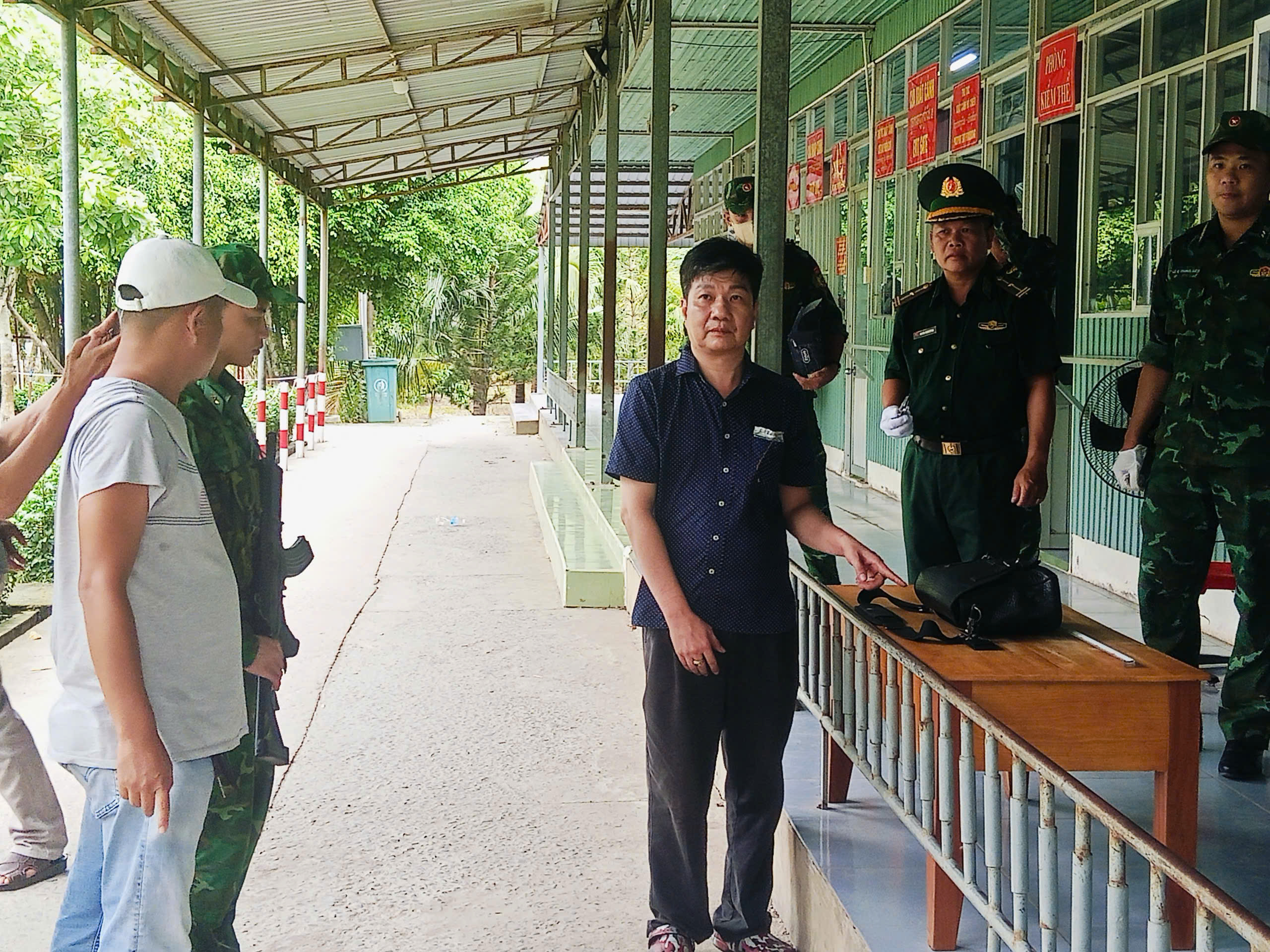 Những h&igrave;nh ảnh về vụ &aacute;n đặc biệt nghi&ecirc;m trọng ở Long An- Ảnh 15.