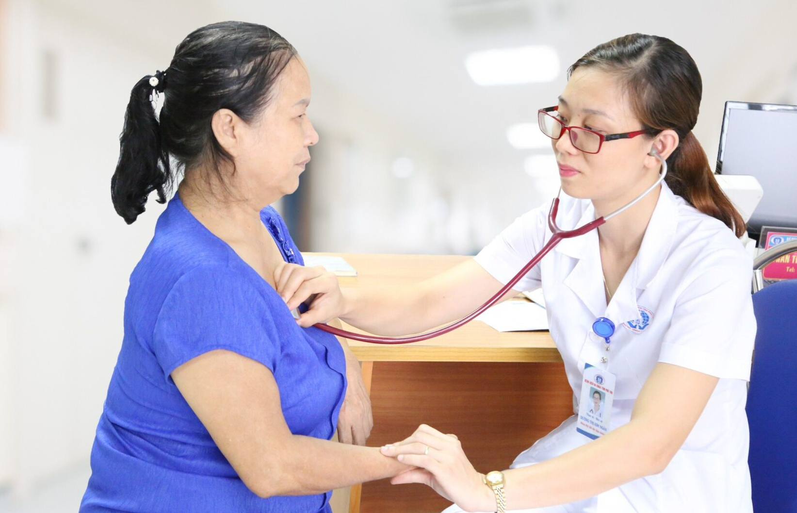 V&igrave; sao Bộ Y tế muốn cấp thuốc mạn t&iacute;nh tới 3 th&aacute;ng/lần?- Ảnh 1.
