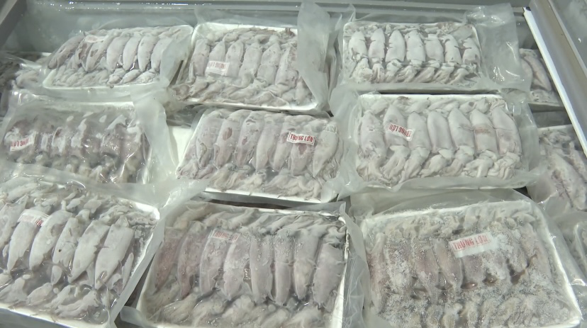 B&ecirc;n trong kho lạnh ở TP HCM chứa hơn 70 tấn nội tạng, thịt kh&ocirc;ng r&otilde; nguồn gốc- Ảnh 1.