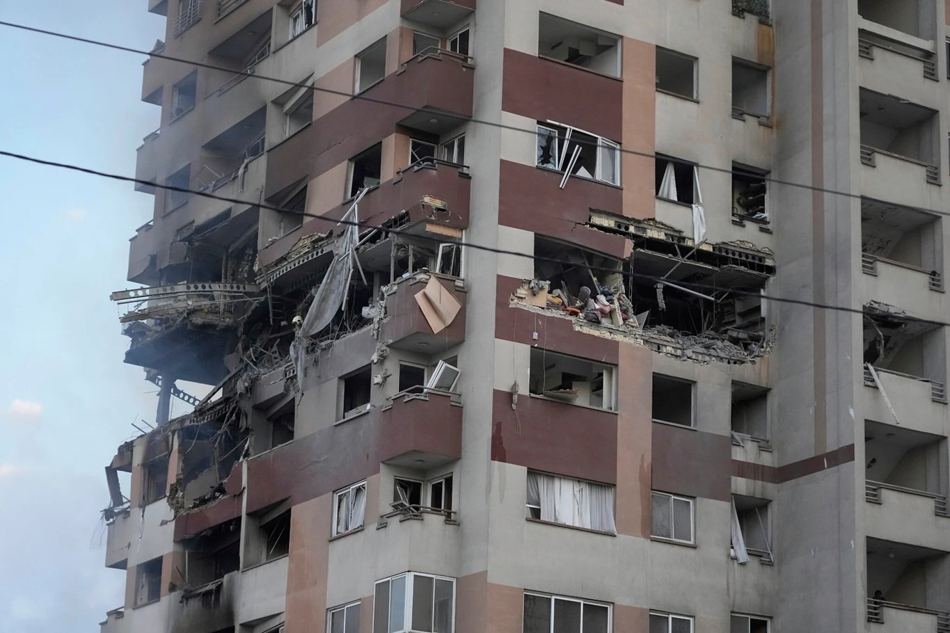 Tình báo Israel lập căn cứ gần Tehran từ nhiều năm, tấn công Iran từ bên trong?- Ảnh 1.
