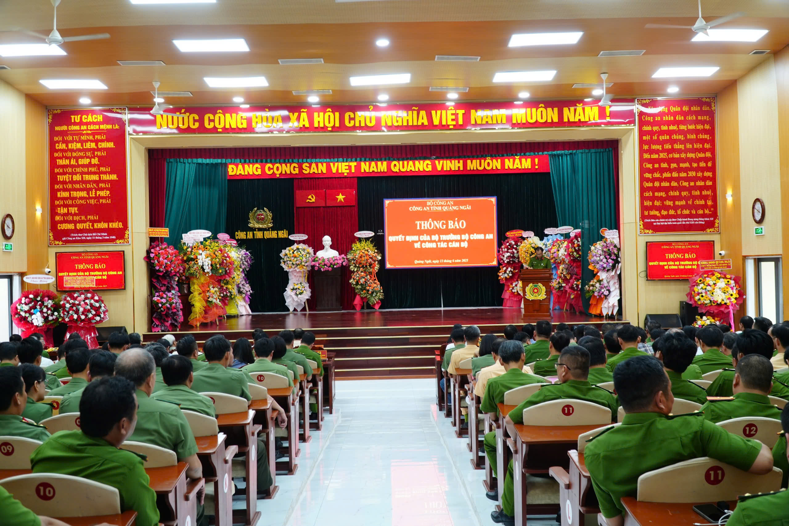 Quảng Ngãi có giám đốc Công an tỉnh 47 tuổi- Ảnh 1.