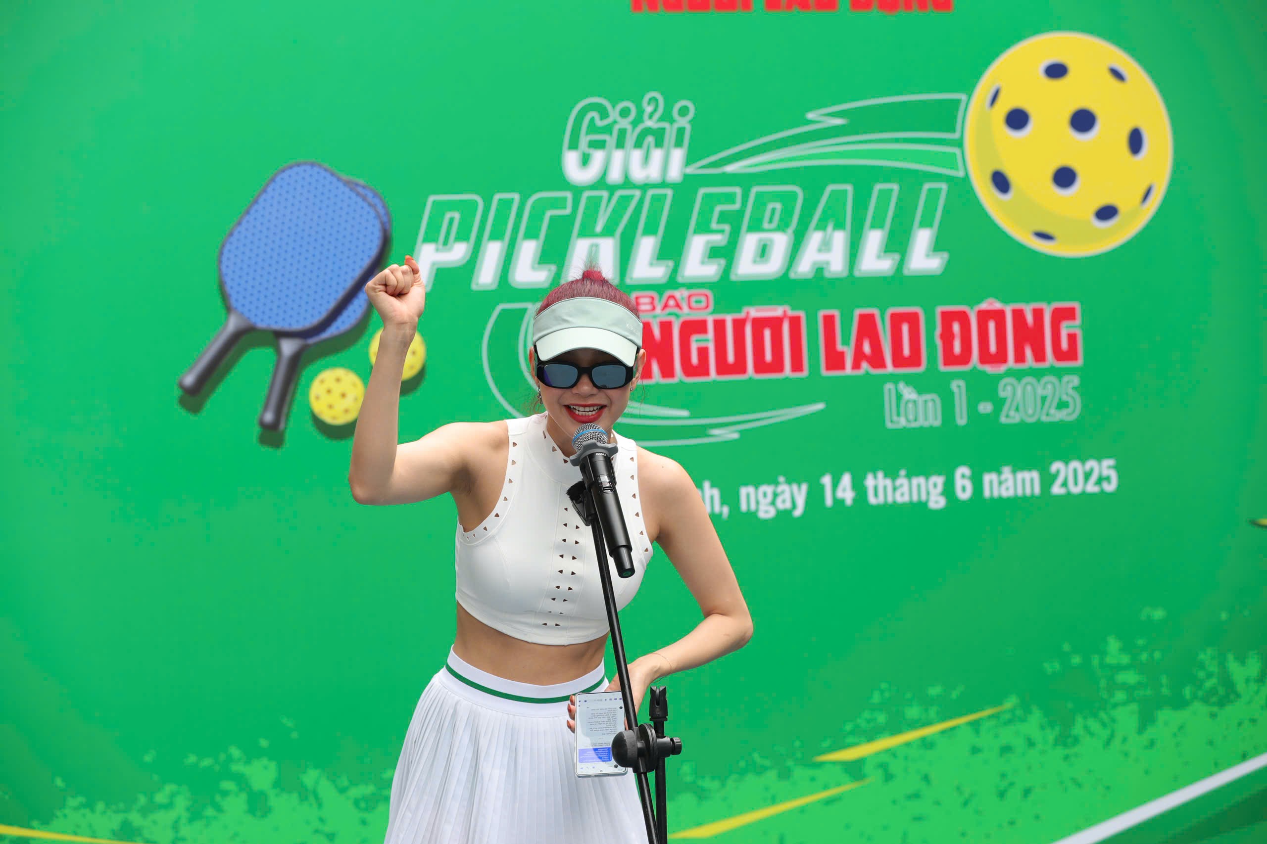Đại sứ Minh Hằng tuyên thệ khai mạc Giải Pickleball Báo Người Lao Động - Ảnh 1.
