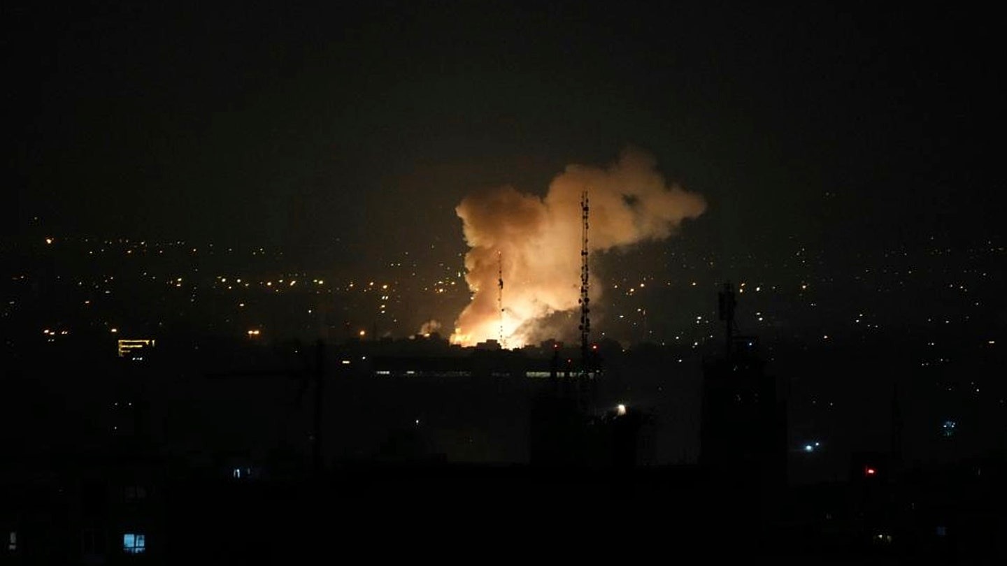 Israel tiết lộ "chiến dịch t&igrave;nh b&aacute;o đi&ecirc;n rồ" ngay trong l&ograve;ng Iran- Ảnh 1.