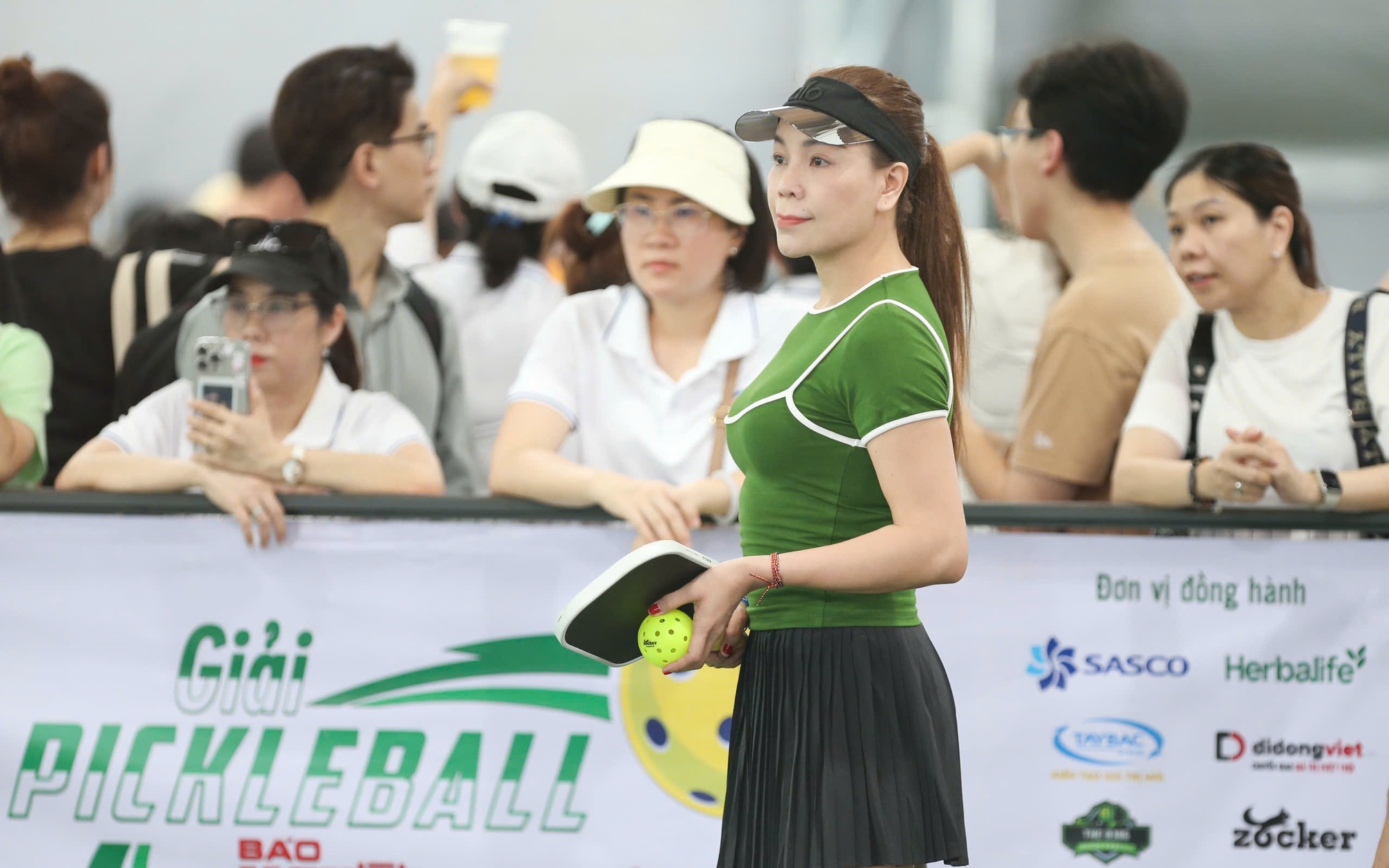 Nghệ sĩ, KOL mang trung thu ấm đến Bệnh viện Nhi đồng 1

- Ảnh 2.