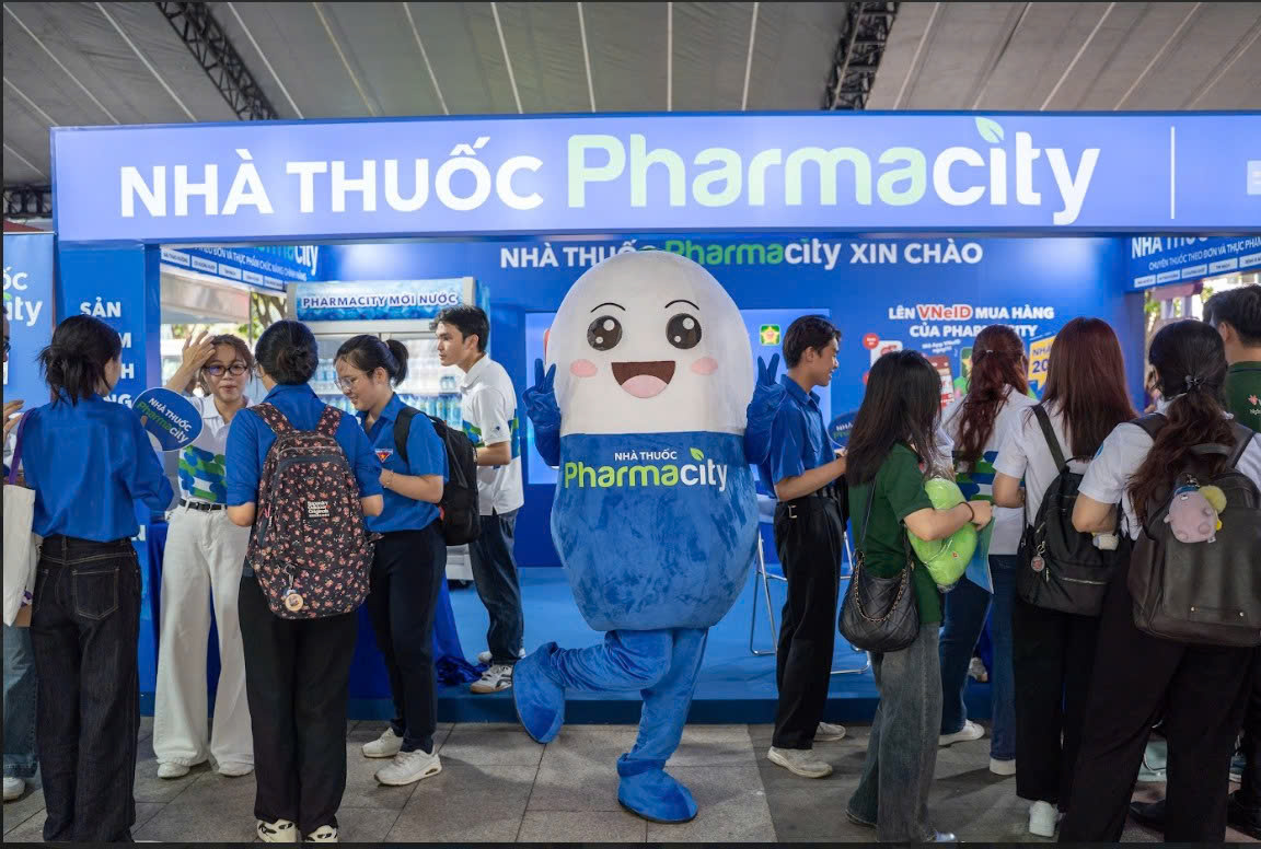 Cùng Pharmacity trải nghiệm mua sắm an toàn trên VNeID tại “Ngày không tiền mặt 2025"- Ảnh 1.