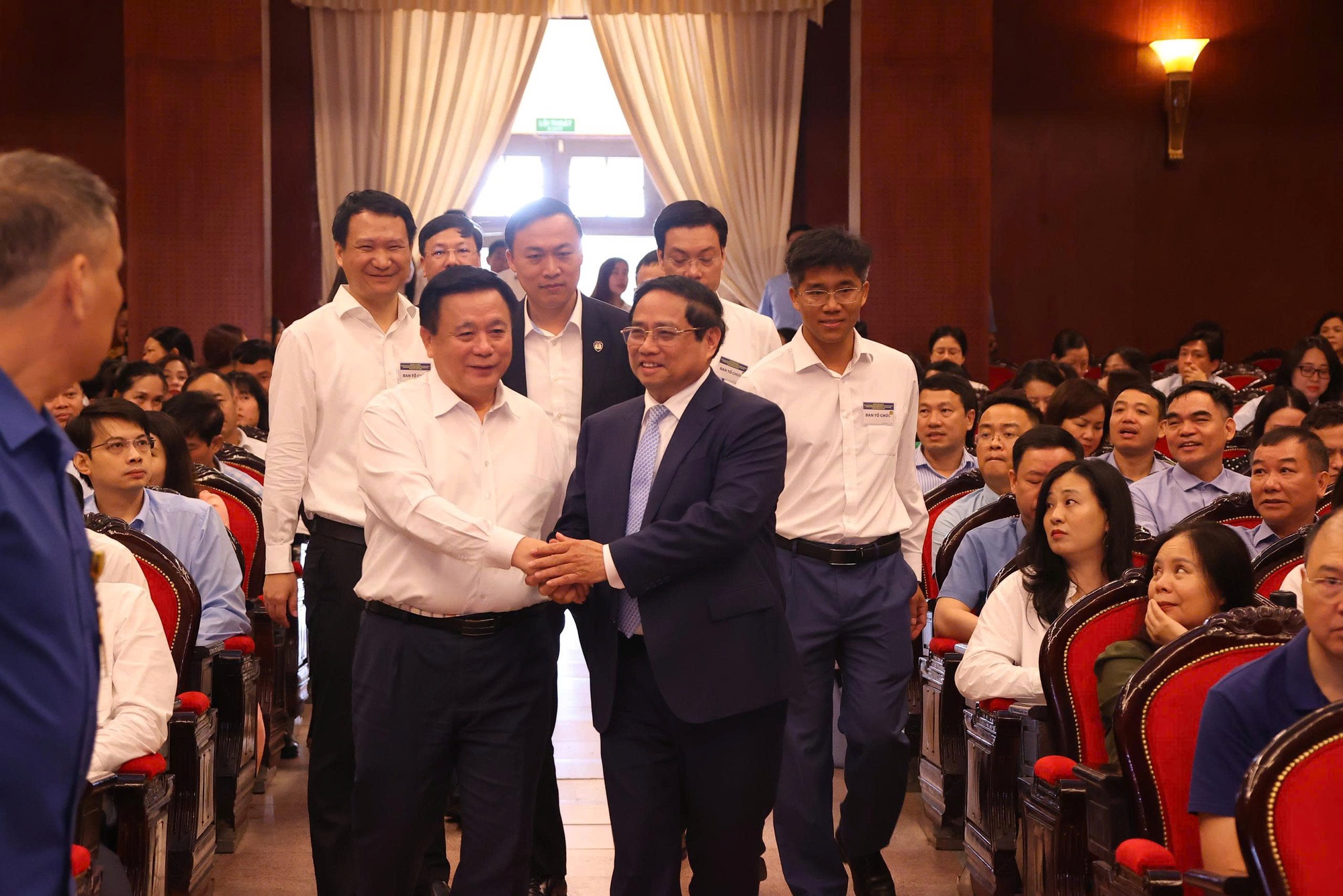 Hơn 1,5 triệu đại biểu dự hội nghị tập huấn toàn quốc vận hành hệ thống chính trị cấp xã mới- Ảnh 1.