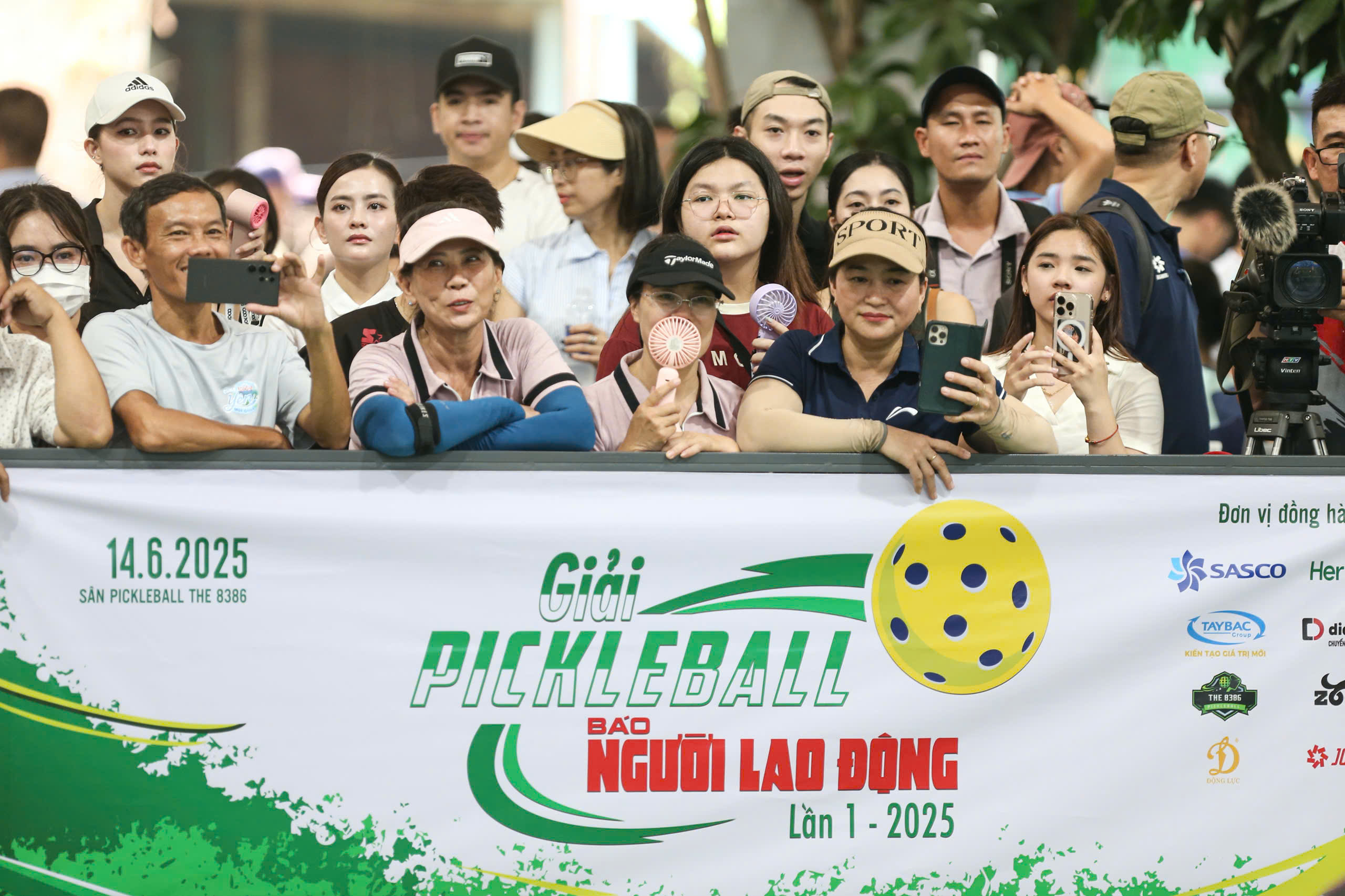 Giải Pickleball Báo Người Lao Động 2025: Tưng bừng khai mạc- Ảnh 2.