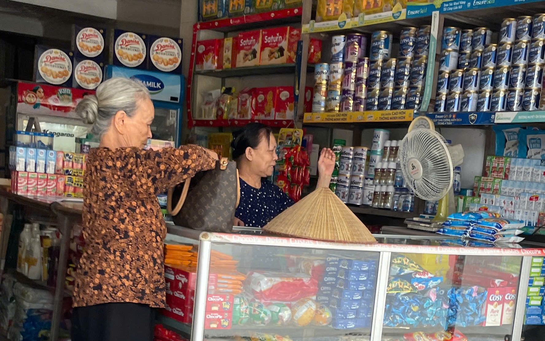 Mức đóng BHXH bắt buộc với hộ kinh doanh ra sao?