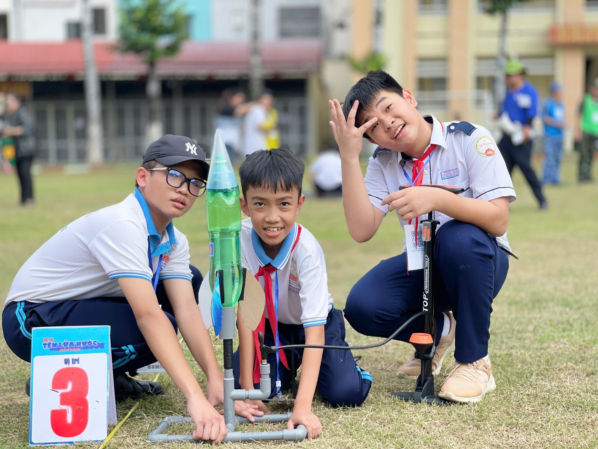 D&agrave;n t&ecirc;n lửa nước 