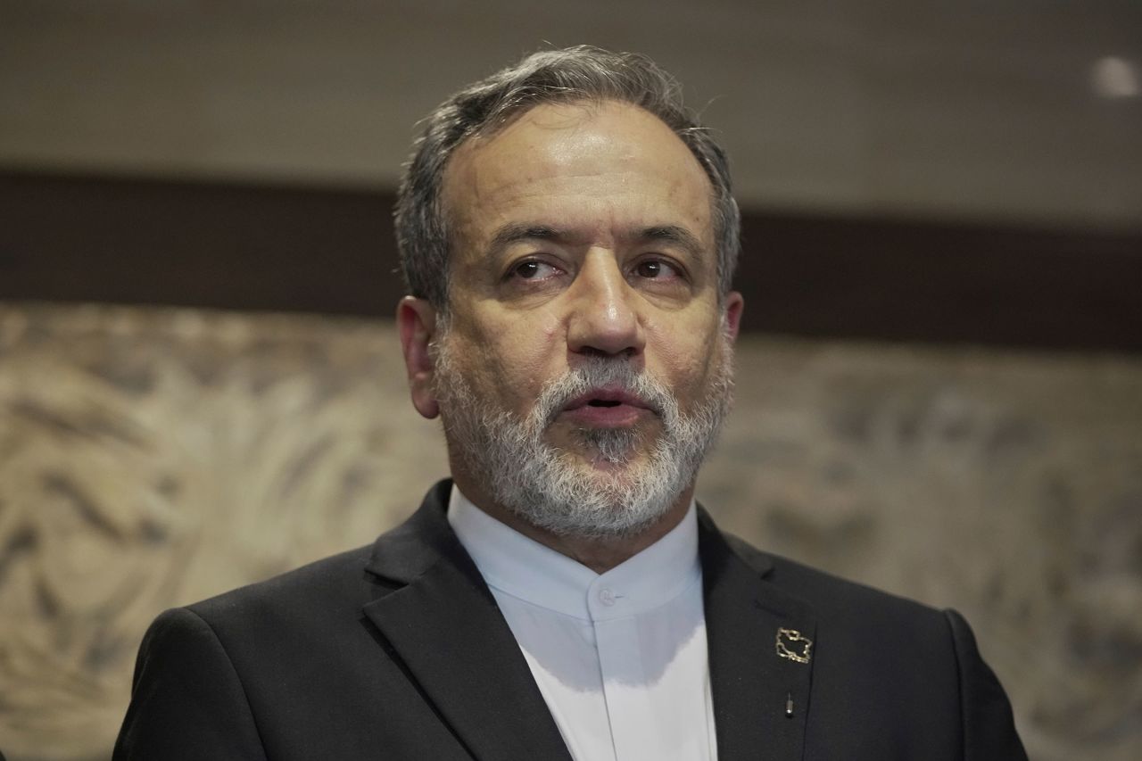 Iran nói Mỹ cần "lên tiếng", Israel yêu cầu dân Iran "tránh xa các nhà máy vũ khí"- Ảnh 1.