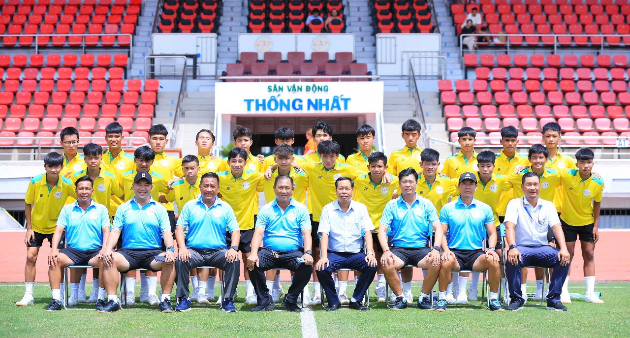U15 TP HCM l&agrave;m lễ xuất qu&acirc;n- Ảnh 1.