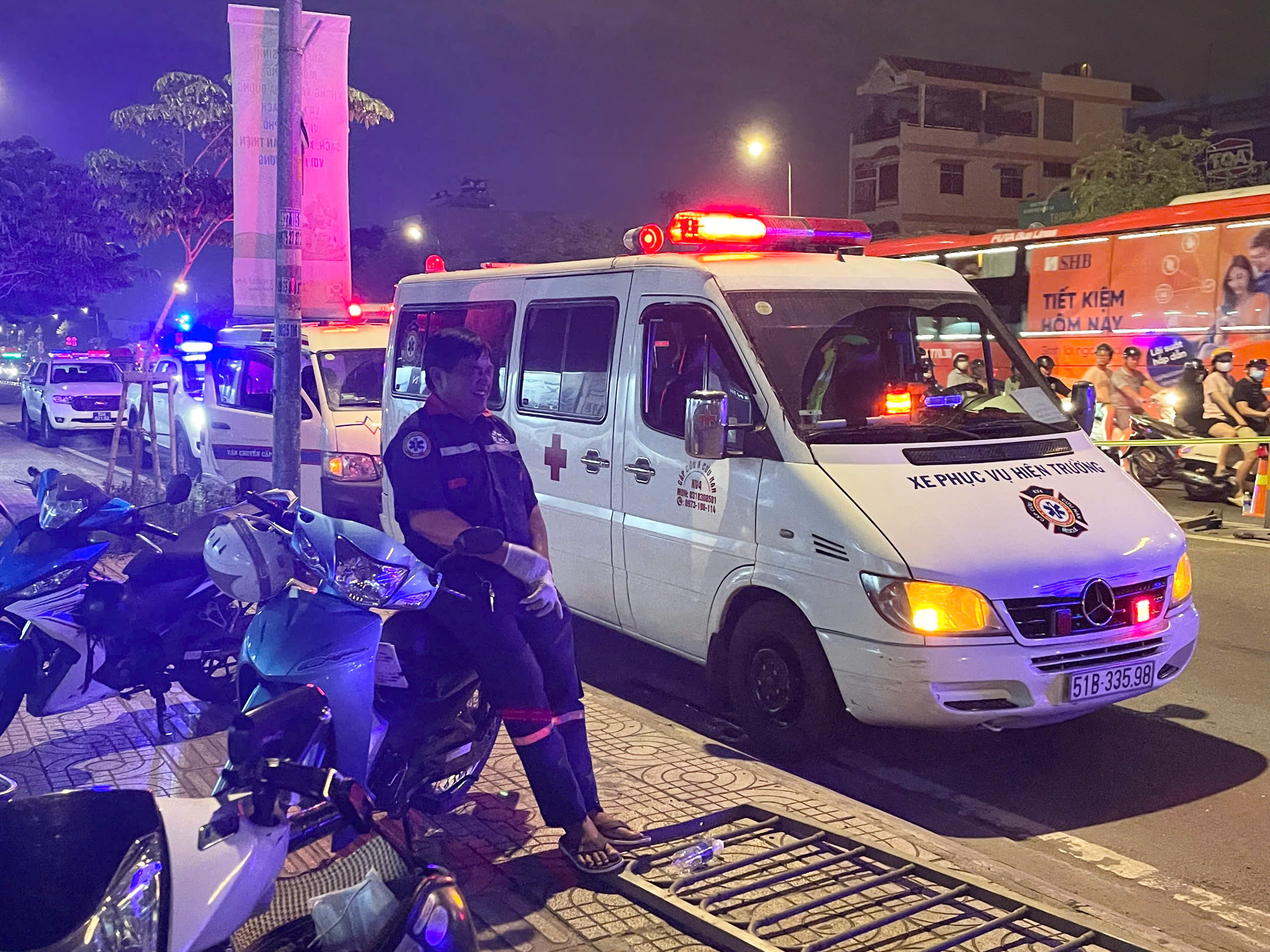 Hai người tử vong trong vụ tai nạn nghiêm trọng ở TP HCM là hai mẹ con- Ảnh 3.