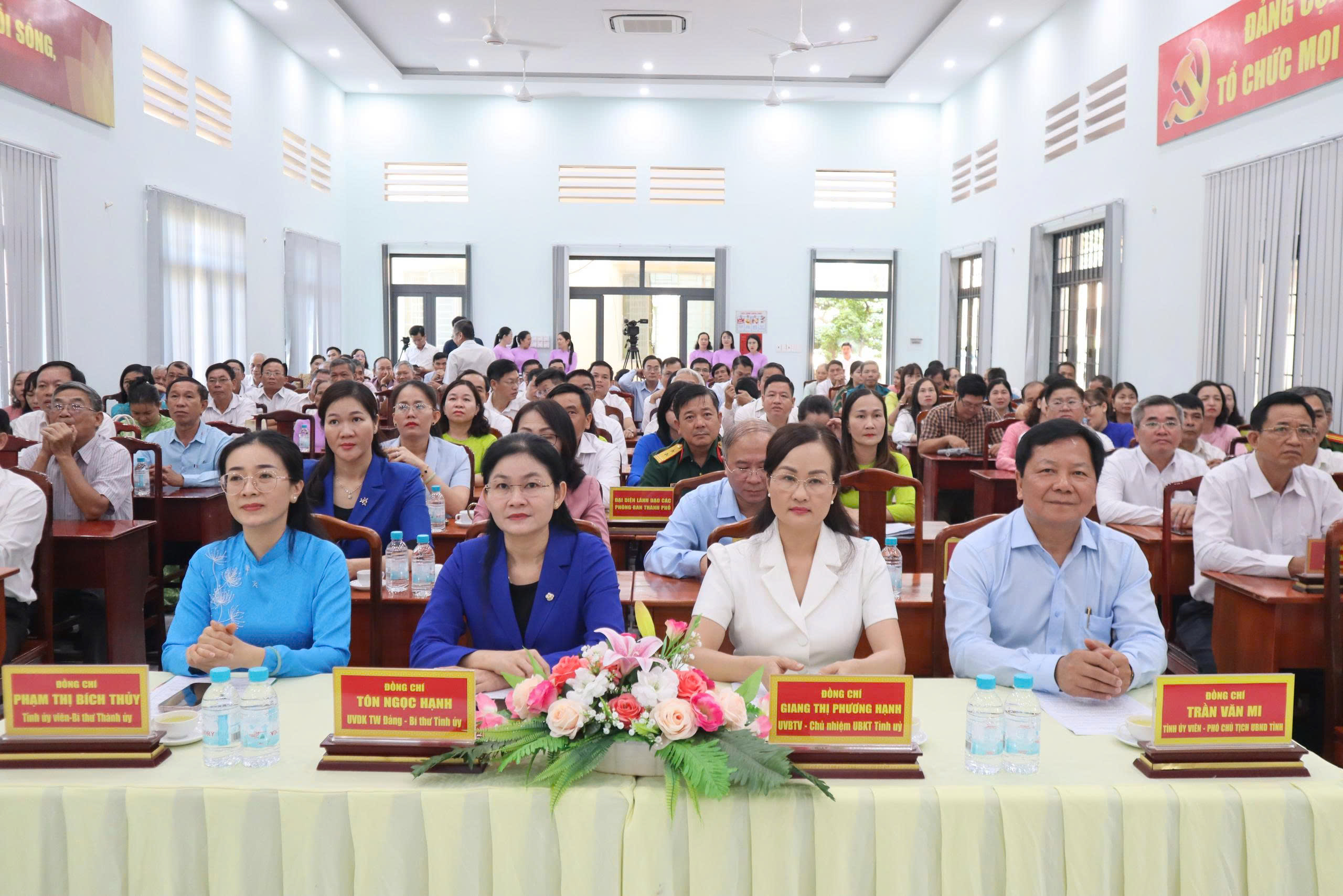 Bình Phước vận hành thử nghiệm mô hình tổ chức bộ máy mới sau sáp nhập- Ảnh 1.