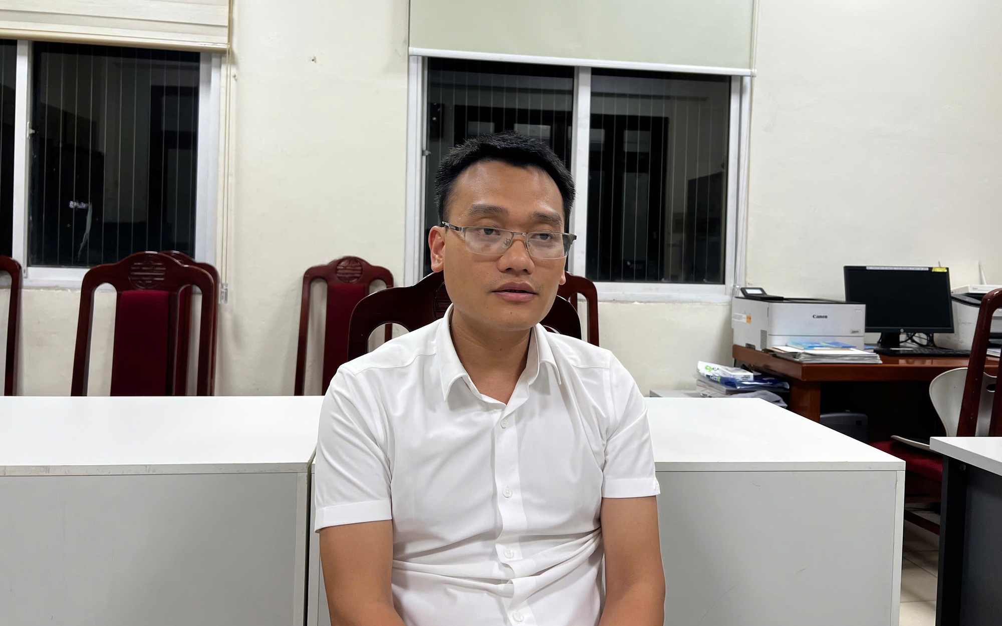 Bắt một phó chủ tịch UBND thị trấn