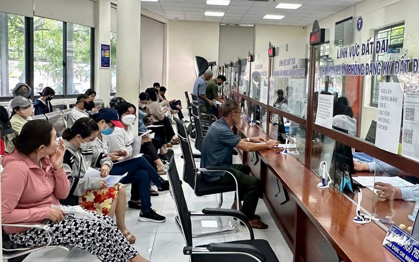 Hồ sơ đất đai tăng đột biến