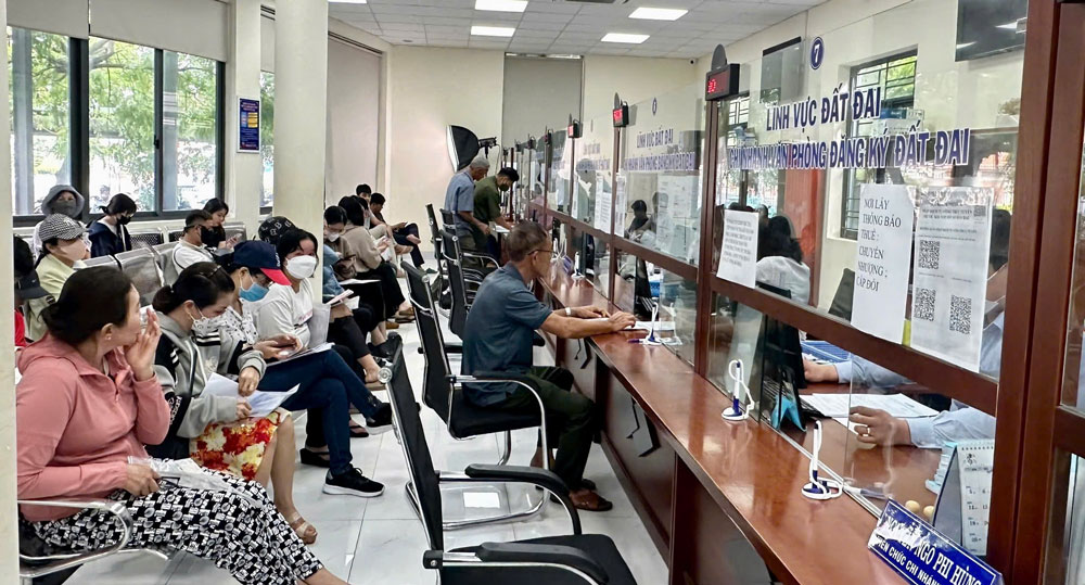 Hồ sơ đất đai tăng đột biến - Ảnh 1.