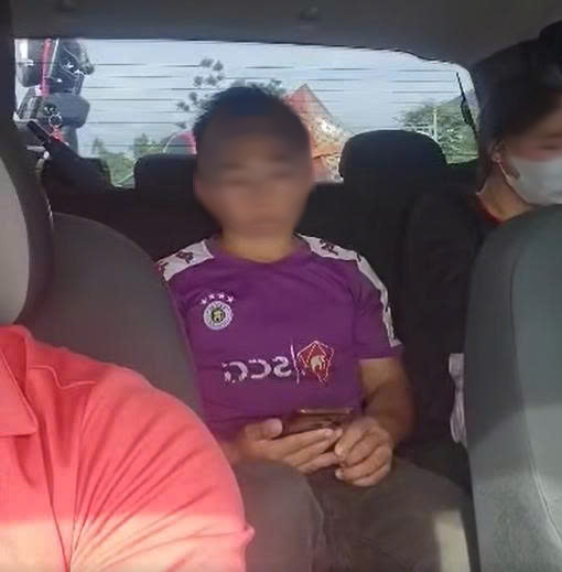 Vụ tài xế taxi bị tố "chặt chém" 4,2 triệu đồng: Công an làm việc với các nạn nhân - Ảnh 2.