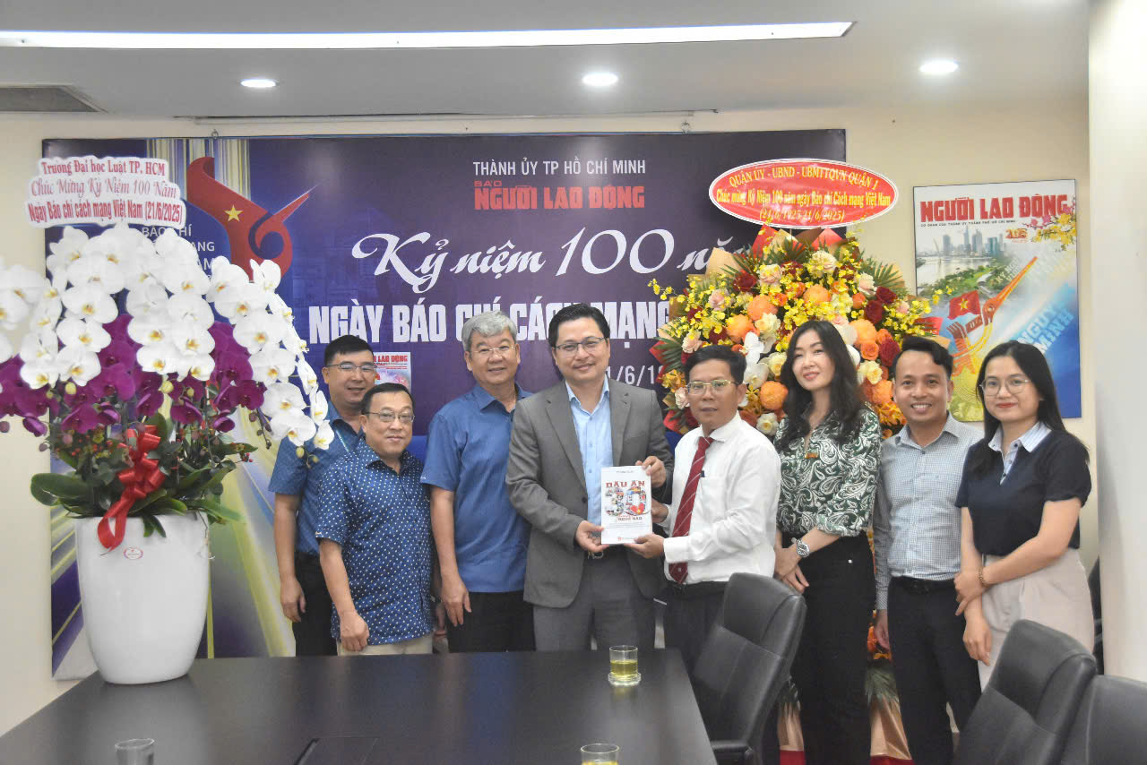 Nhiều đơn vị đến chúc mừng Báo Người Lao Động nhân kỷ niệm 100 năm Báo chí cách mạng Việt Nam - Ảnh 4.