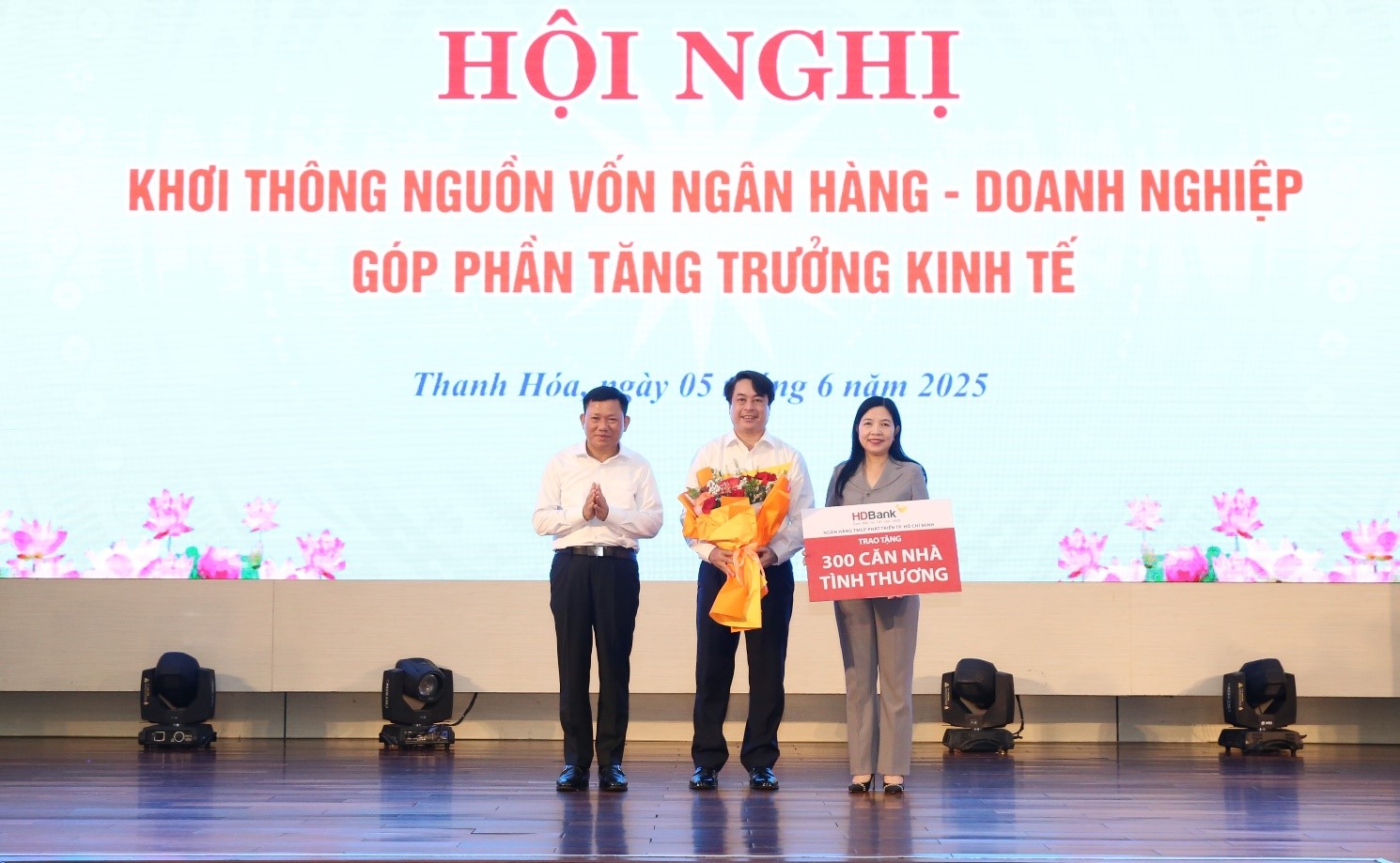 5 th&aacute;ng đầu năm, HDBank tặng 2.000 căn nh&agrave; t&igrave;nh thương- Ảnh 3.