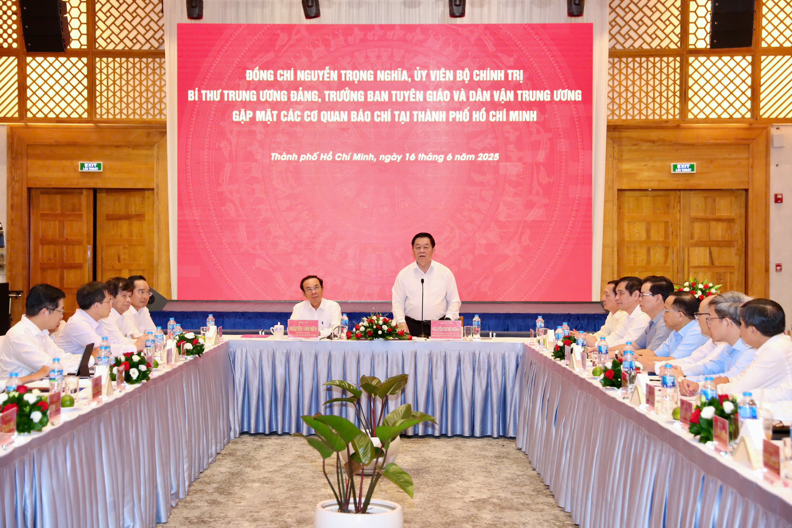 Đề xuất m&ocirc; h&igrave;nh tổ hợp b&aacute;o ch&iacute;, giữ lại những tờ b&aacute;o c&oacute; thương hiệu - Ảnh 1.