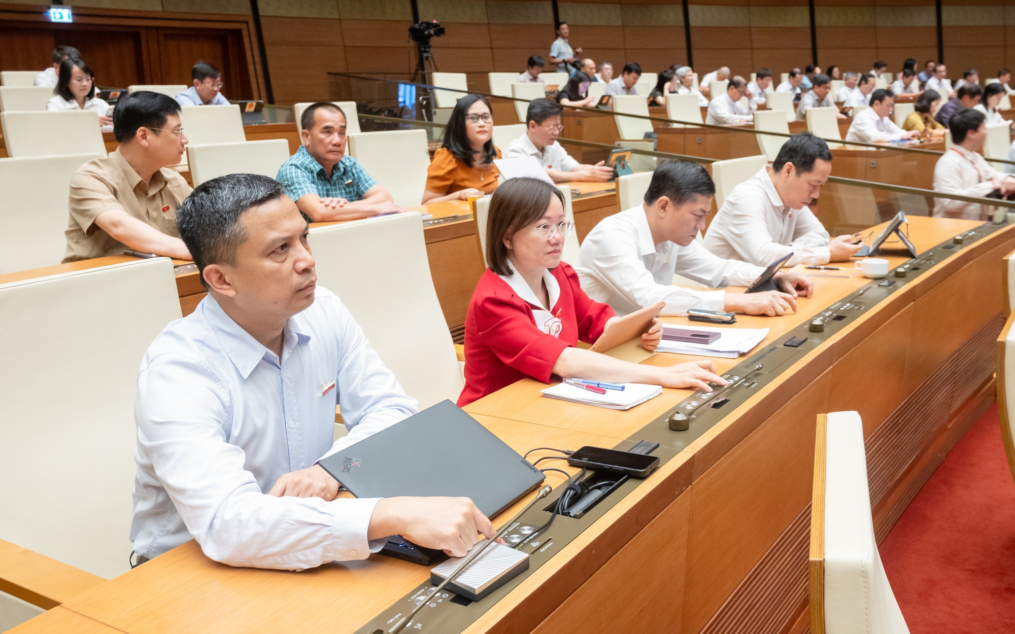 Quốc hội thông qua sửa đổi, bổ sung Hiến pháp với tỉ lệ tán thành 100%