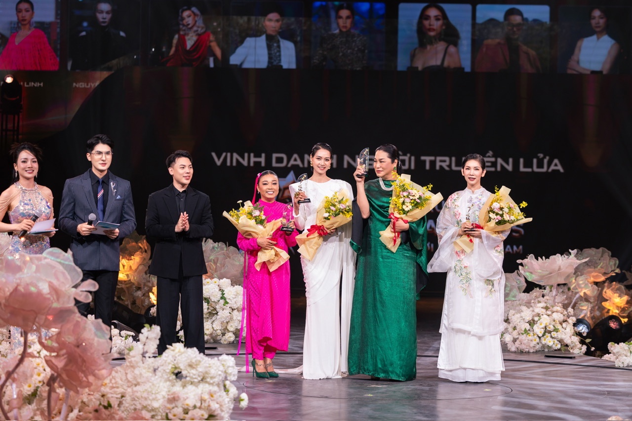 Đạo diễn catwalk Cindy Th&aacute;i T&agrave;i: "Người truyền lửa"- Ảnh 2.