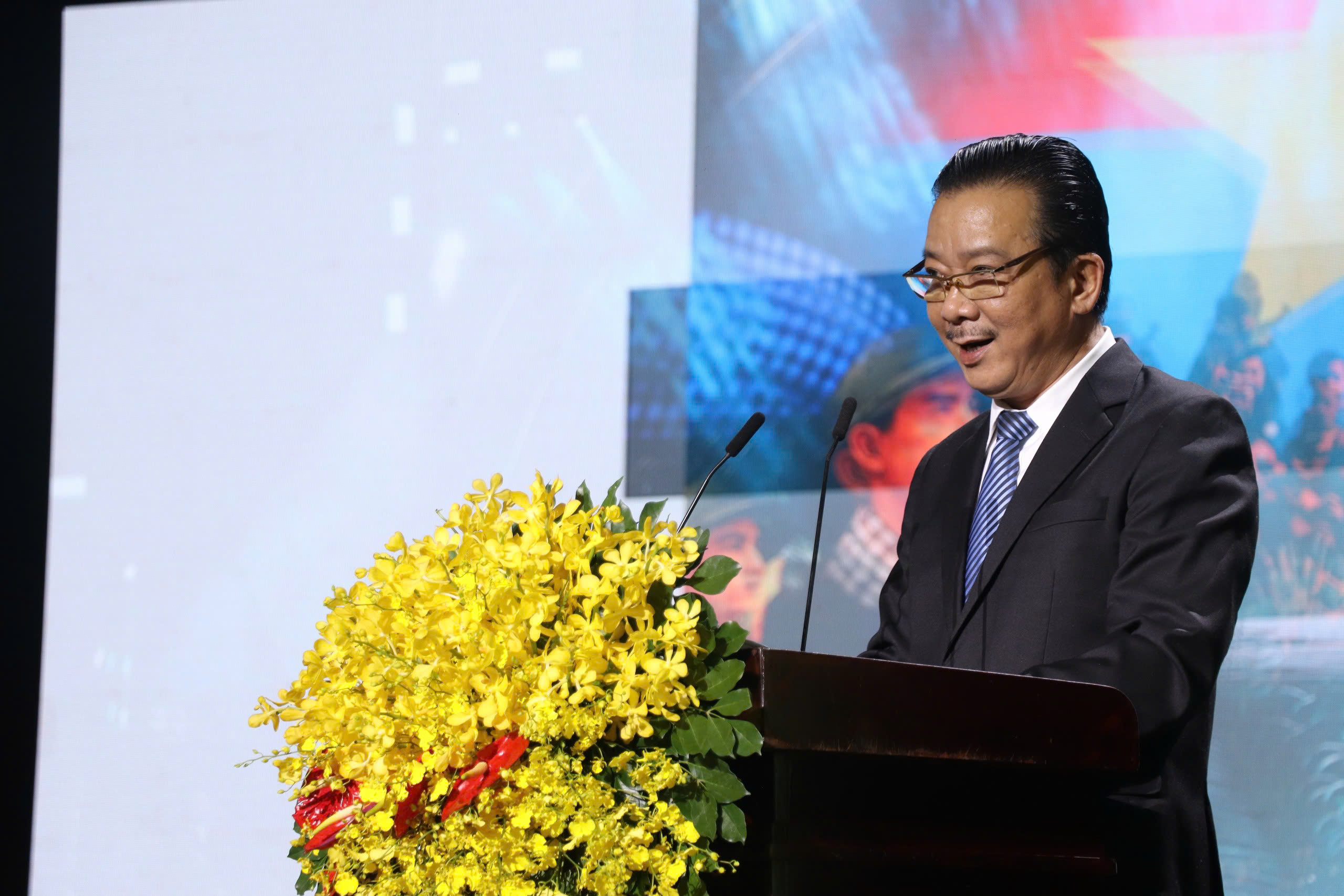 Tuy&ecirc;n dương gương điển h&igrave;nh ti&ecirc;n tiến trong ng&agrave;nh văn h&oacute;a thể thao TP HCM- Ảnh 1.