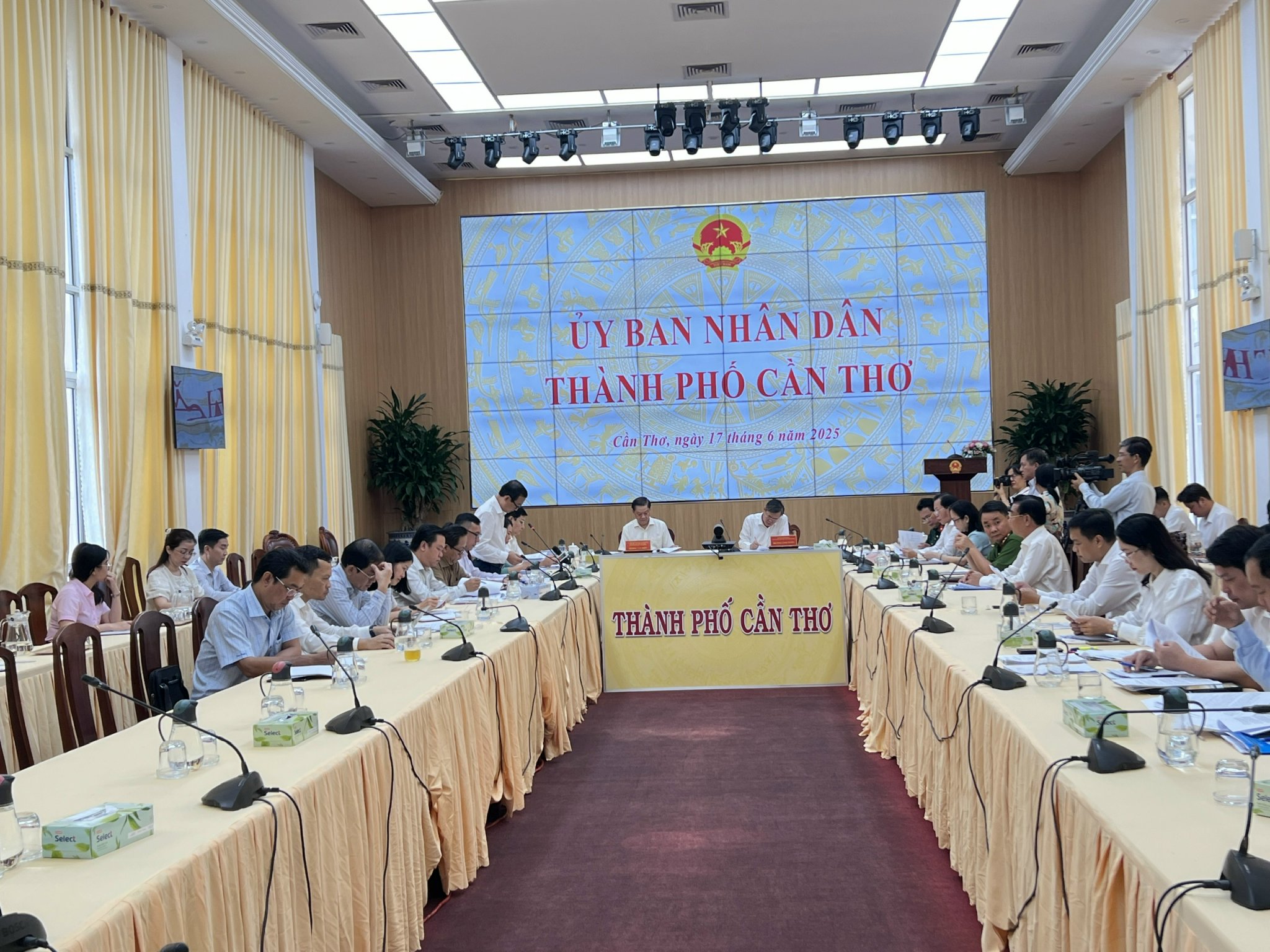Cần Thơ sẽ chỉ định giám đốc các sở sau sáp nhập- Ảnh 1.