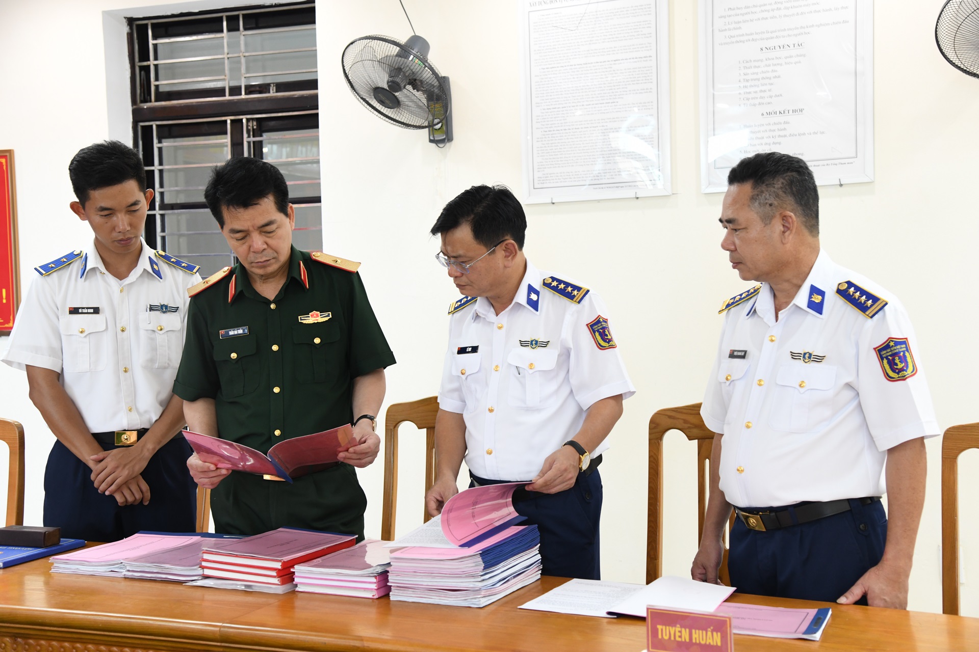 Tổng cục Ch&iacute;nh trị kiểm tra tại Bộ tư lệnh V&ugrave;ng Cảnh s&aacute;t biển 2 - Ảnh 3.