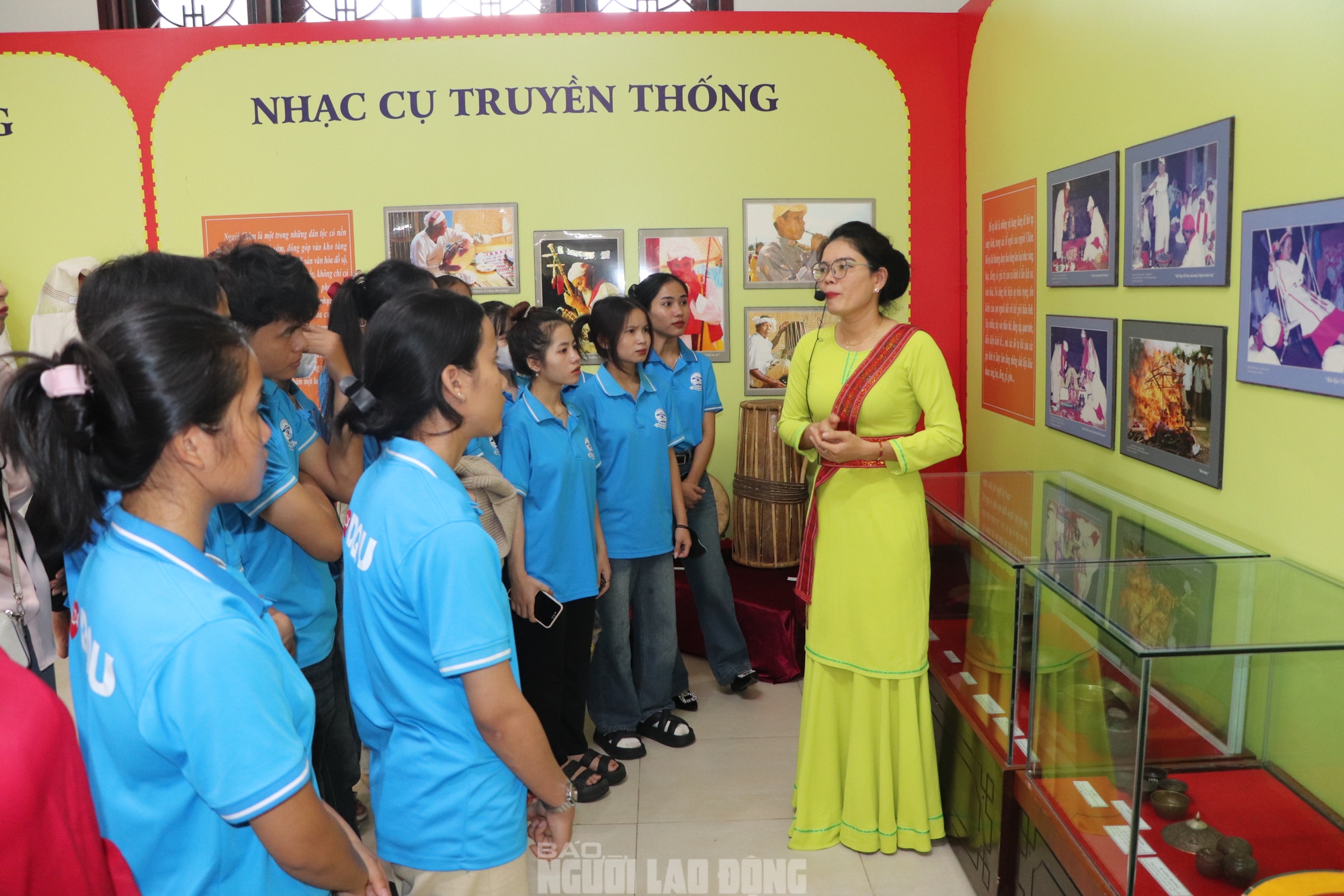 Bộ trang sức bằng v&agrave;ng hơn 2.000 năm lần đầu "lộ diện" ở Quảng Nam- Ảnh 25.