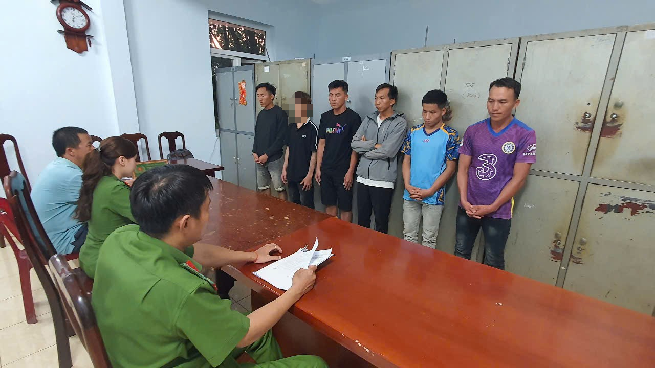 Khởi tố 6 đối tượng hiếp d&acirc;m b&eacute; g&aacute;i 14 tuổi- Ảnh 1.