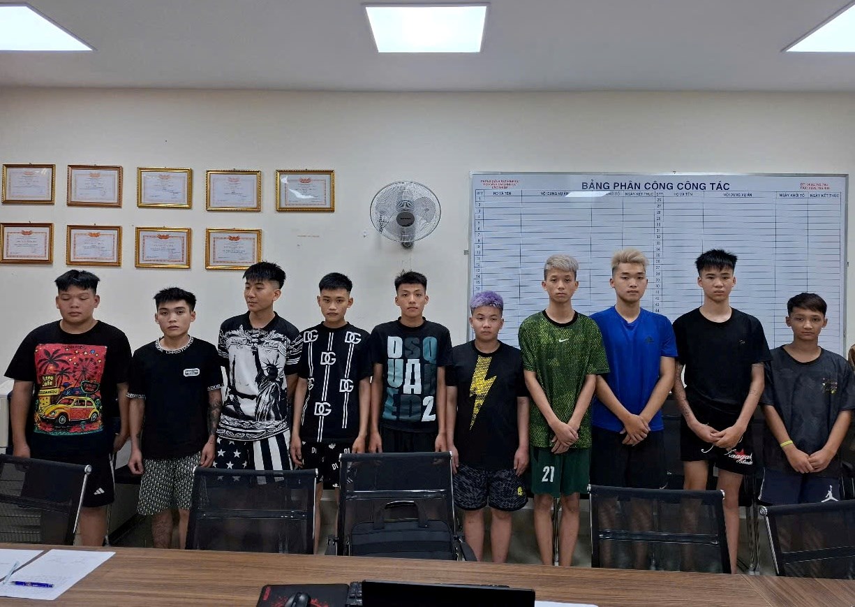 Vụ hàng trăm "quái xế" gây náo loạn thành phố Cảng: Tạm giữ hình sự 15 đối tượng- Ảnh 2.