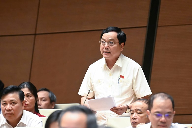 Đại biểu Quốc hội đề nghị cải c&aacute;ch tiền lương để giữ ch&acirc;n người t&agrave;i trong khu vực c&ocirc;ng - Ảnh 1.