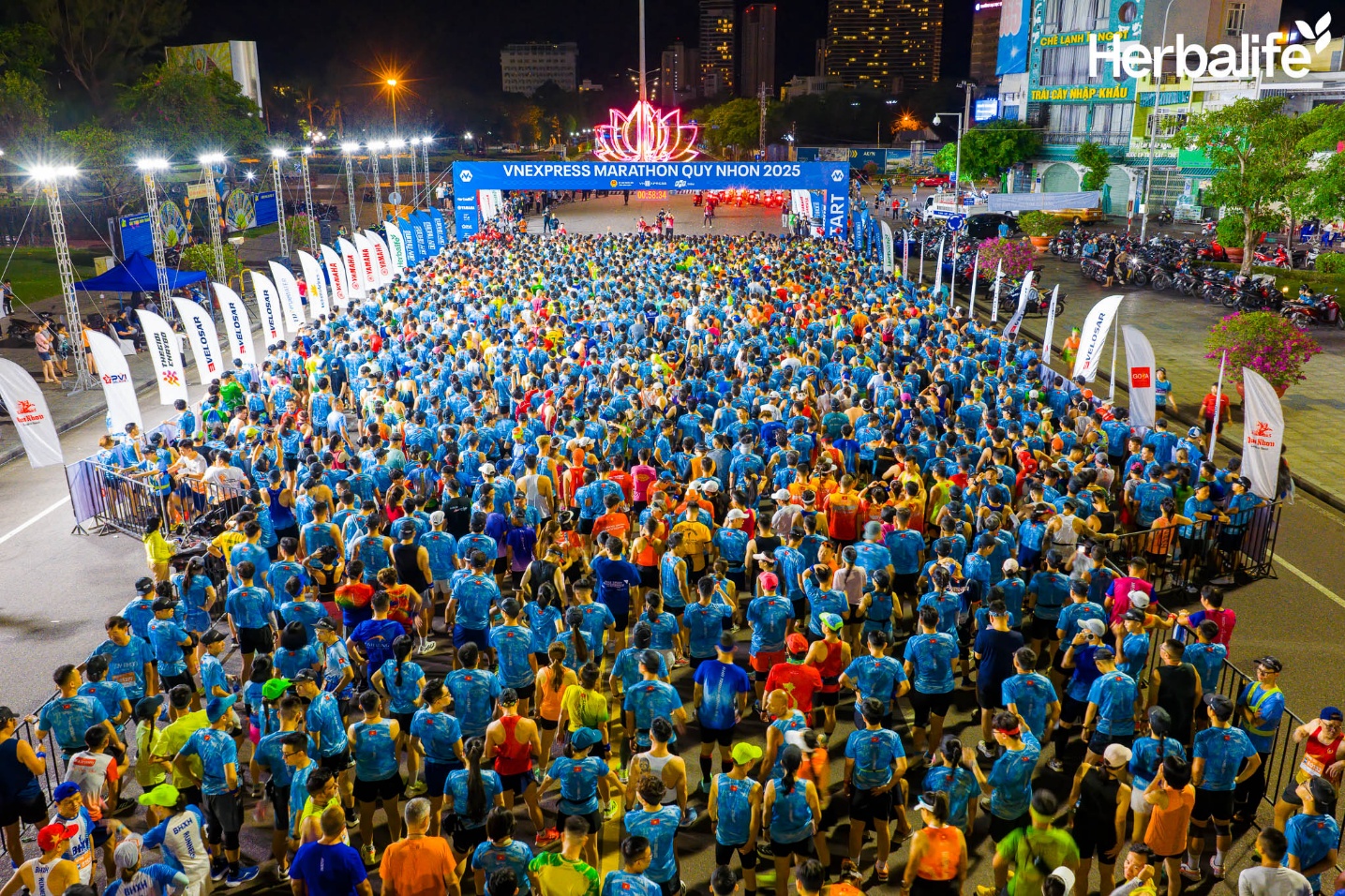 Herbalife Việt Nam cùng VnExpress Marathon Quy Nhơn 2025 lan tỏa lối sống năng động đến cộng đồng- Ảnh 2.