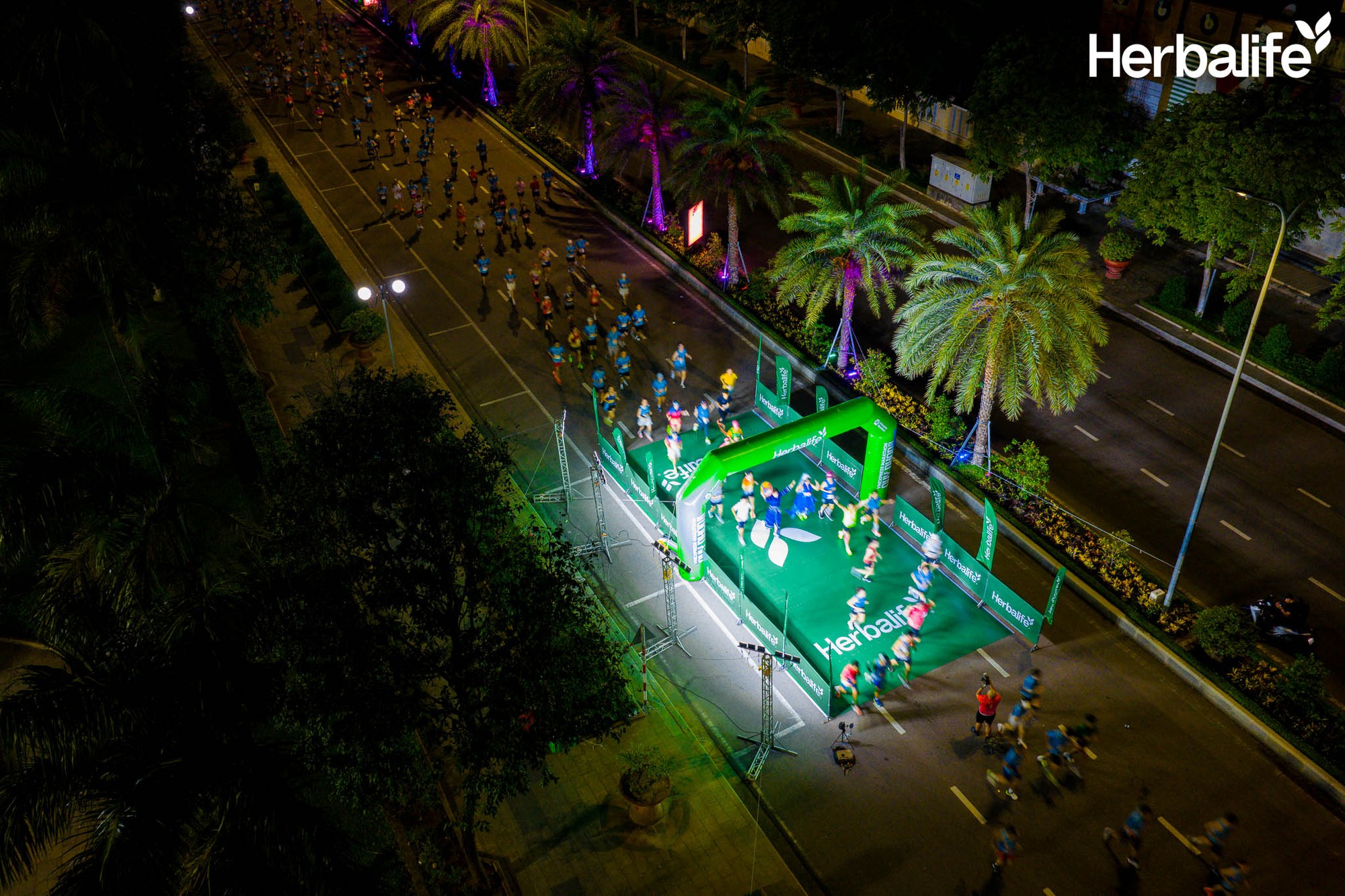 Herbalife Việt Nam cùng VnExpress Marathon Quy Nhơn 2025 lan tỏa lối sống năng động đến cộng đồng- Ảnh 5.