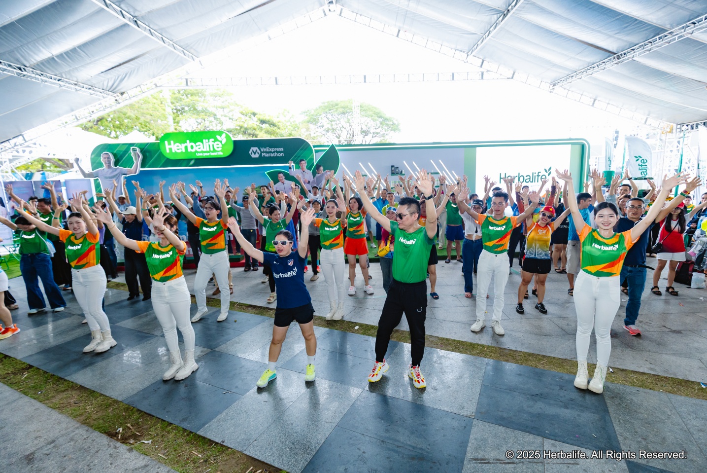 Herbalife Việt Nam cùng VnExpress Marathon Quy Nhơn 2025 lan tỏa lối sống năng động đến cộng đồng- Ảnh 6.