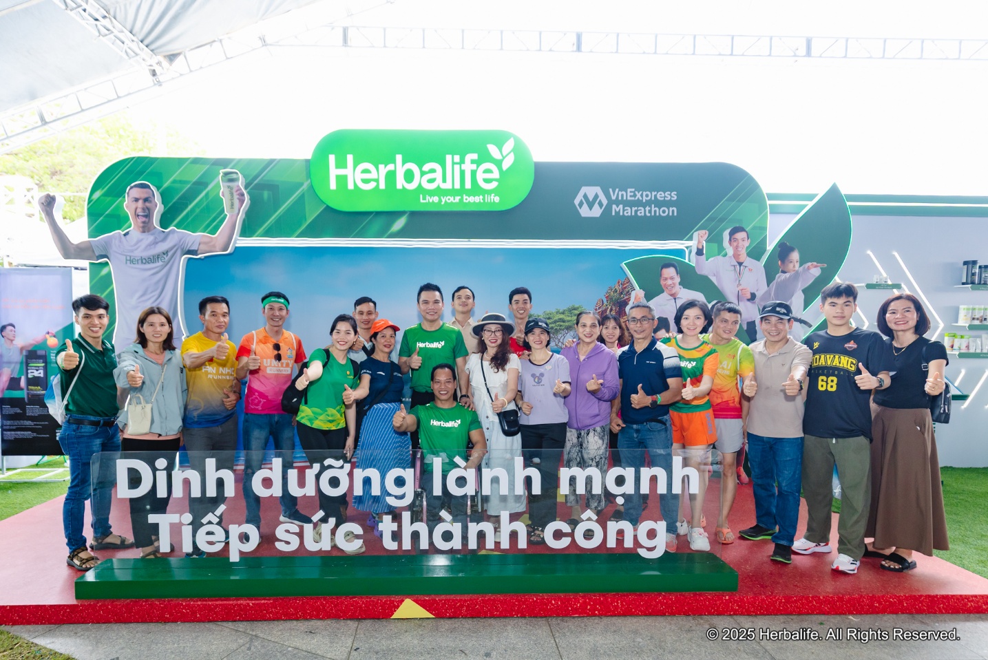 Herbalife Việt Nam cùng VnExpress Marathon Quy Nhơn 2025 lan tỏa lối sống năng động đến cộng đồng- Ảnh 7.