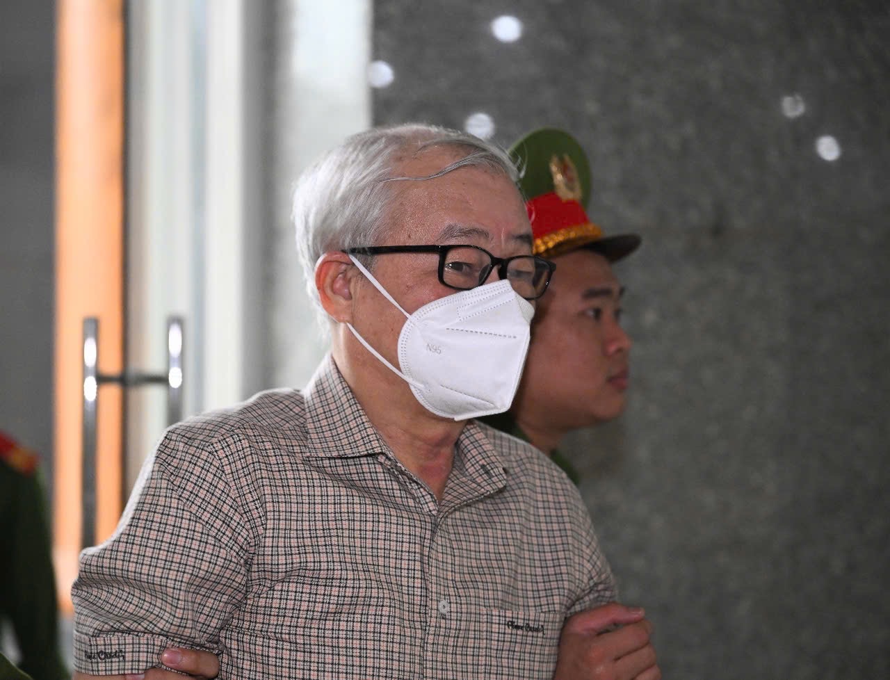 H&agrave;ng chục bị c&aacute;o tới t&ograve;a ph&uacute;c thẩm, kh&ocirc;ng thấy cựu Chủ tịch FLC Trịnh Văn Quyết- Ảnh 2.