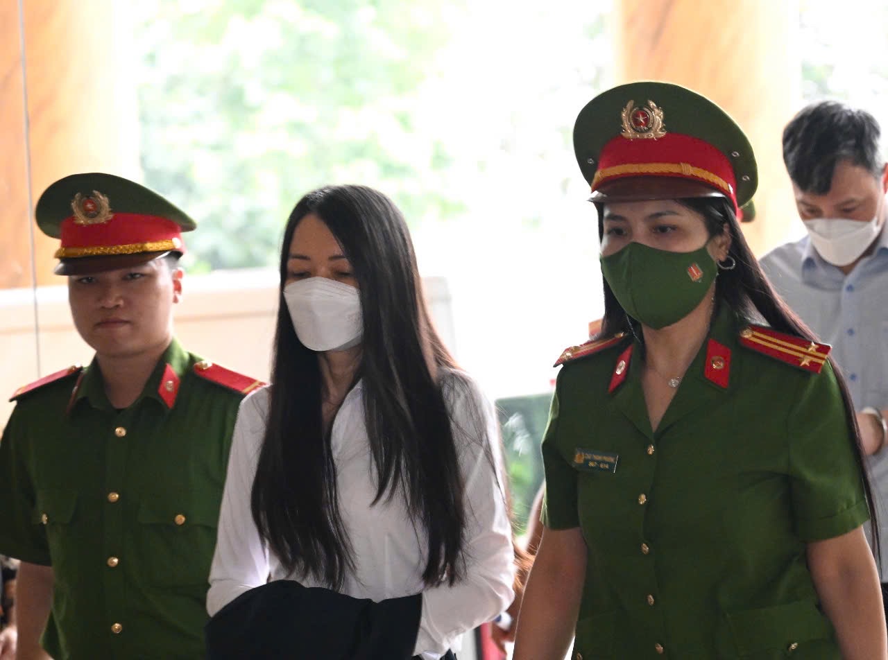 H&agrave;ng chục bị c&aacute;o tới t&ograve;a ph&uacute;c thẩm, kh&ocirc;ng thấy cựu Chủ tịch FLC Trịnh Văn Quyết- Ảnh 7.