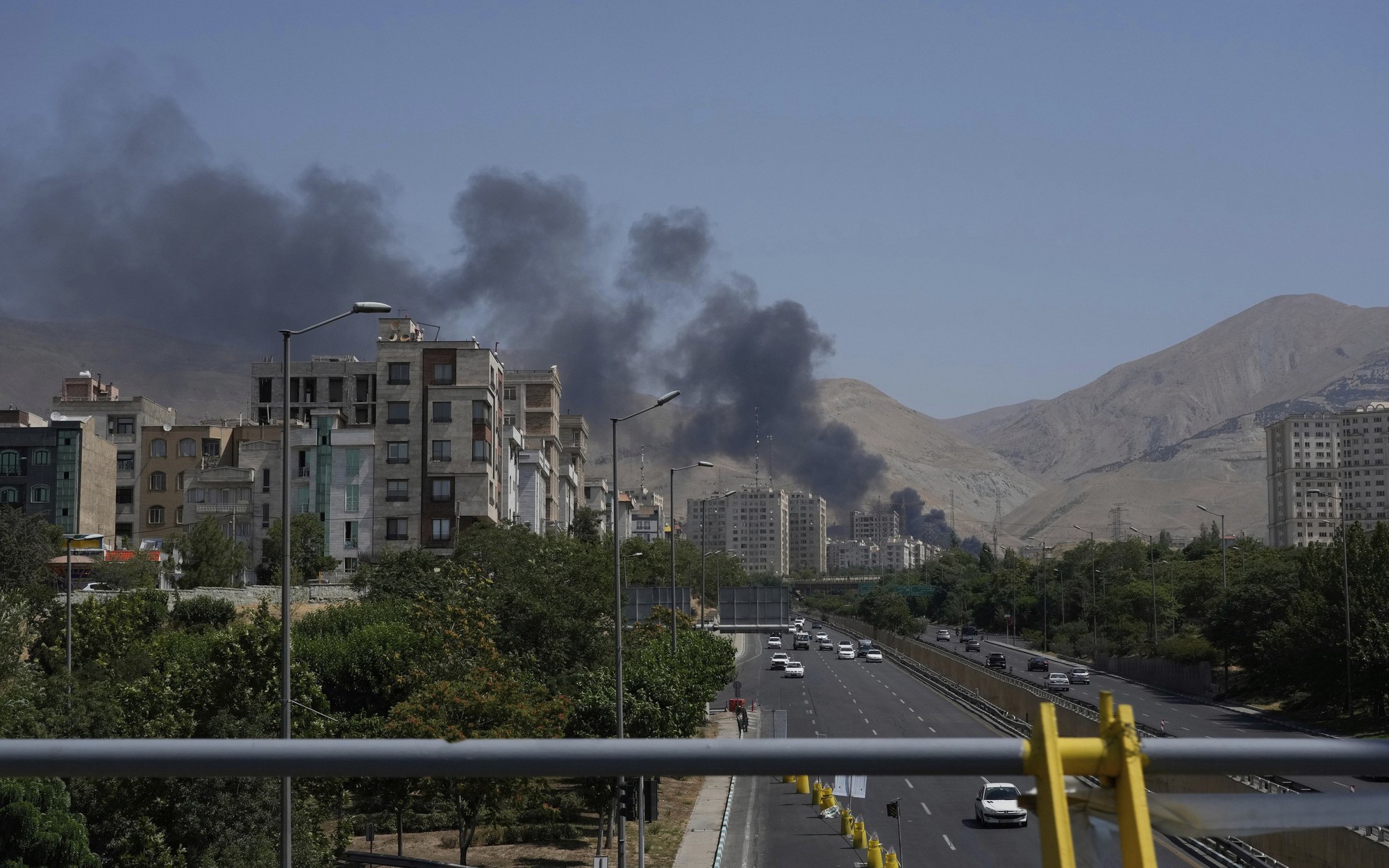 Lo lắng dồn về eo biển Hormuz