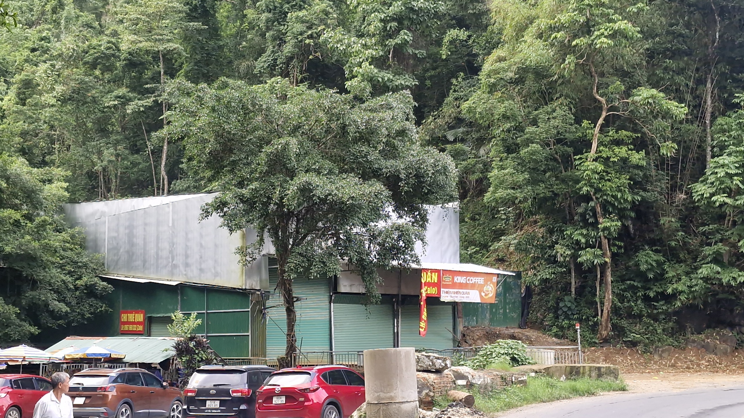 Công trình "khủng" 740 m2 xây không phép trên đất rừng đèo Bảo Lộc- Ảnh 1.