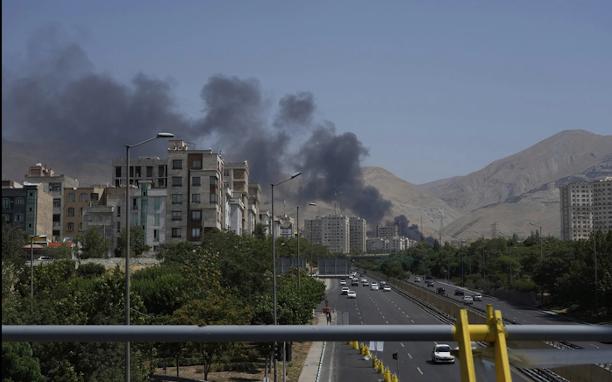 L&ecirc;n phương &aacute;n sơ t&aacute;n an to&agrave;n người Việt Nam tại Israel, Iran - Ảnh 1.